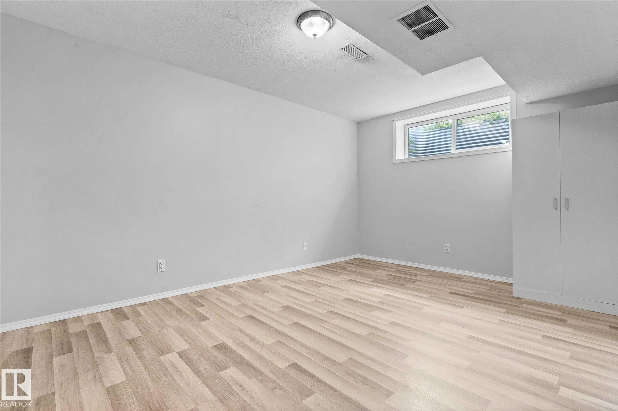7 EGERLAND Place