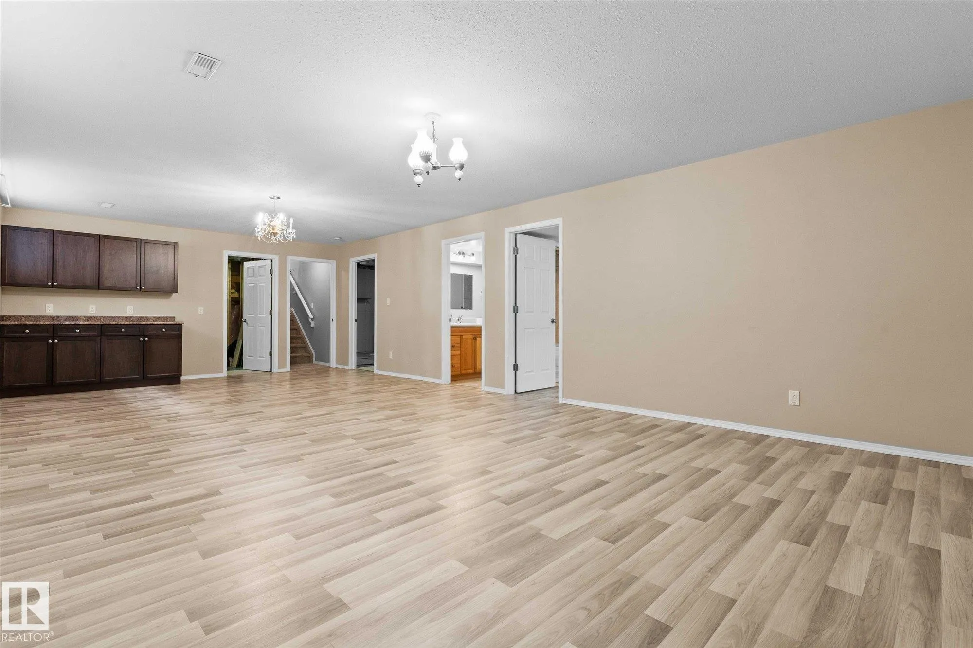 7 EGERLAND Place