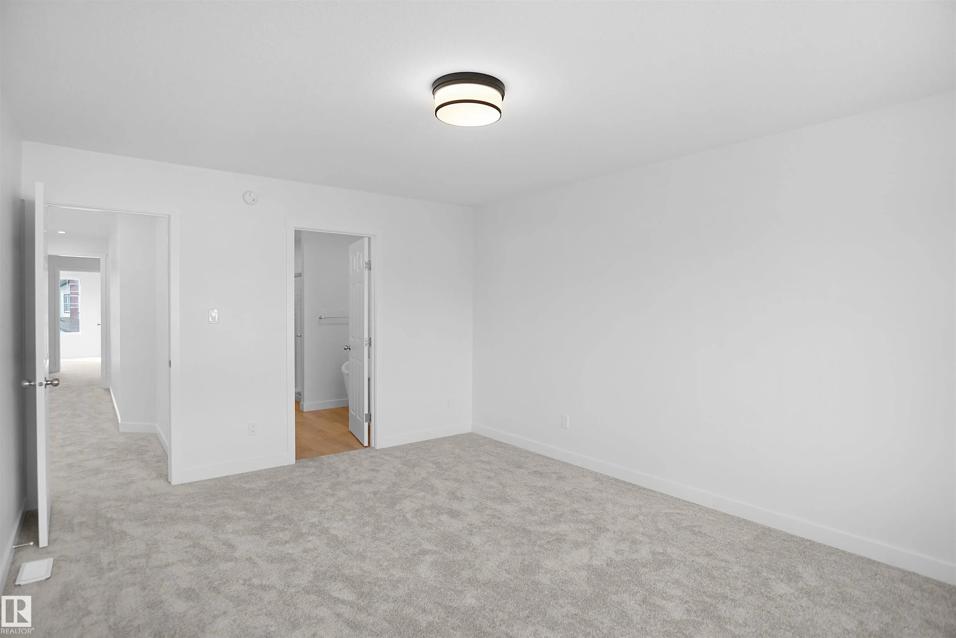 2603 15 Avenue