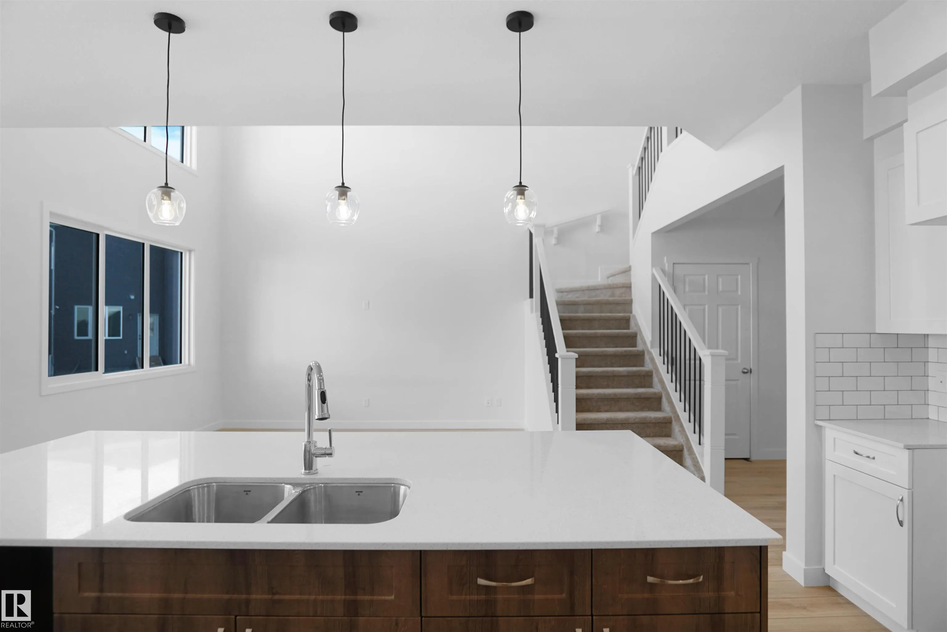 2603 15 Avenue