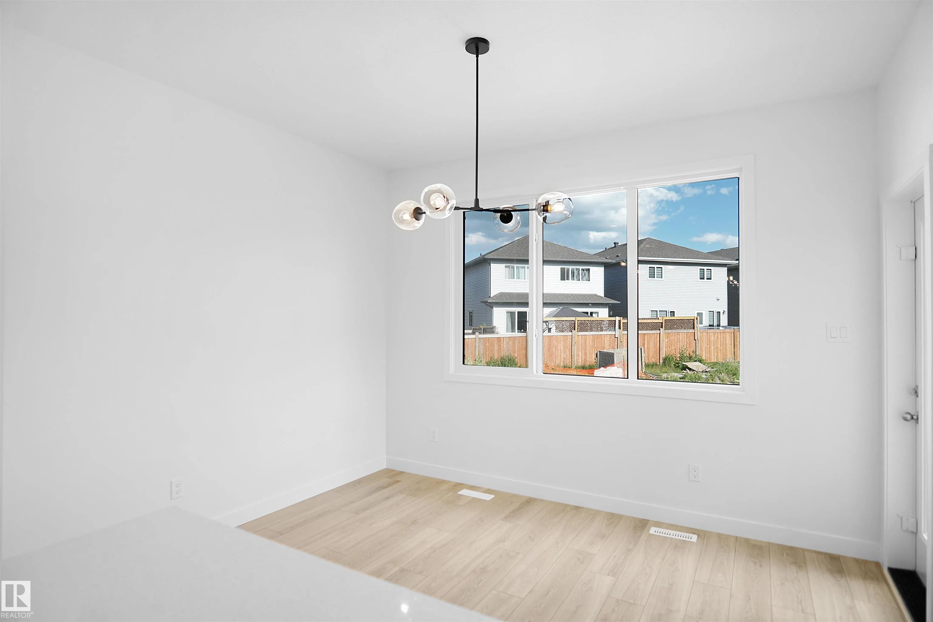 2603 15 Avenue