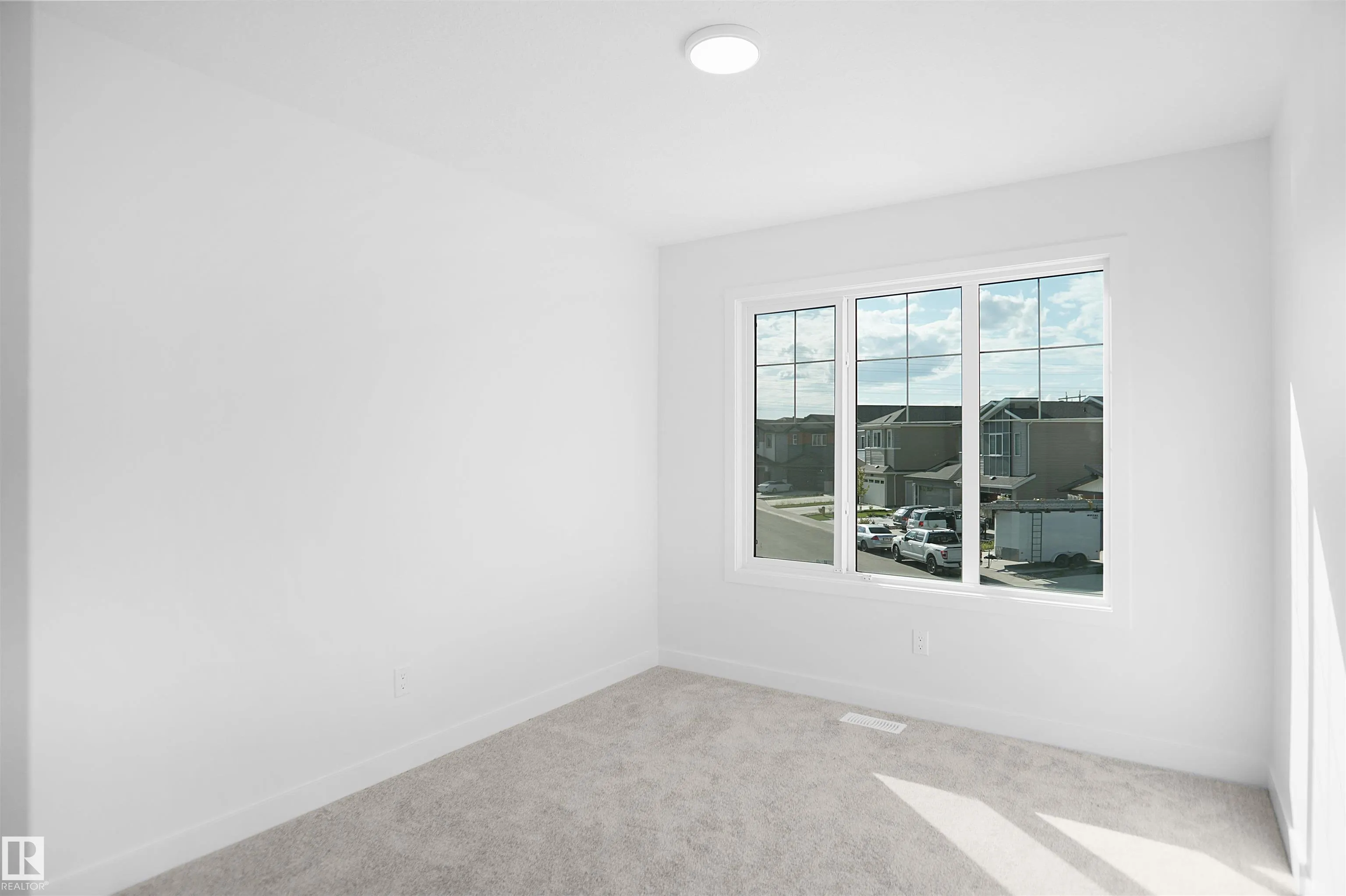 2603 15 Avenue