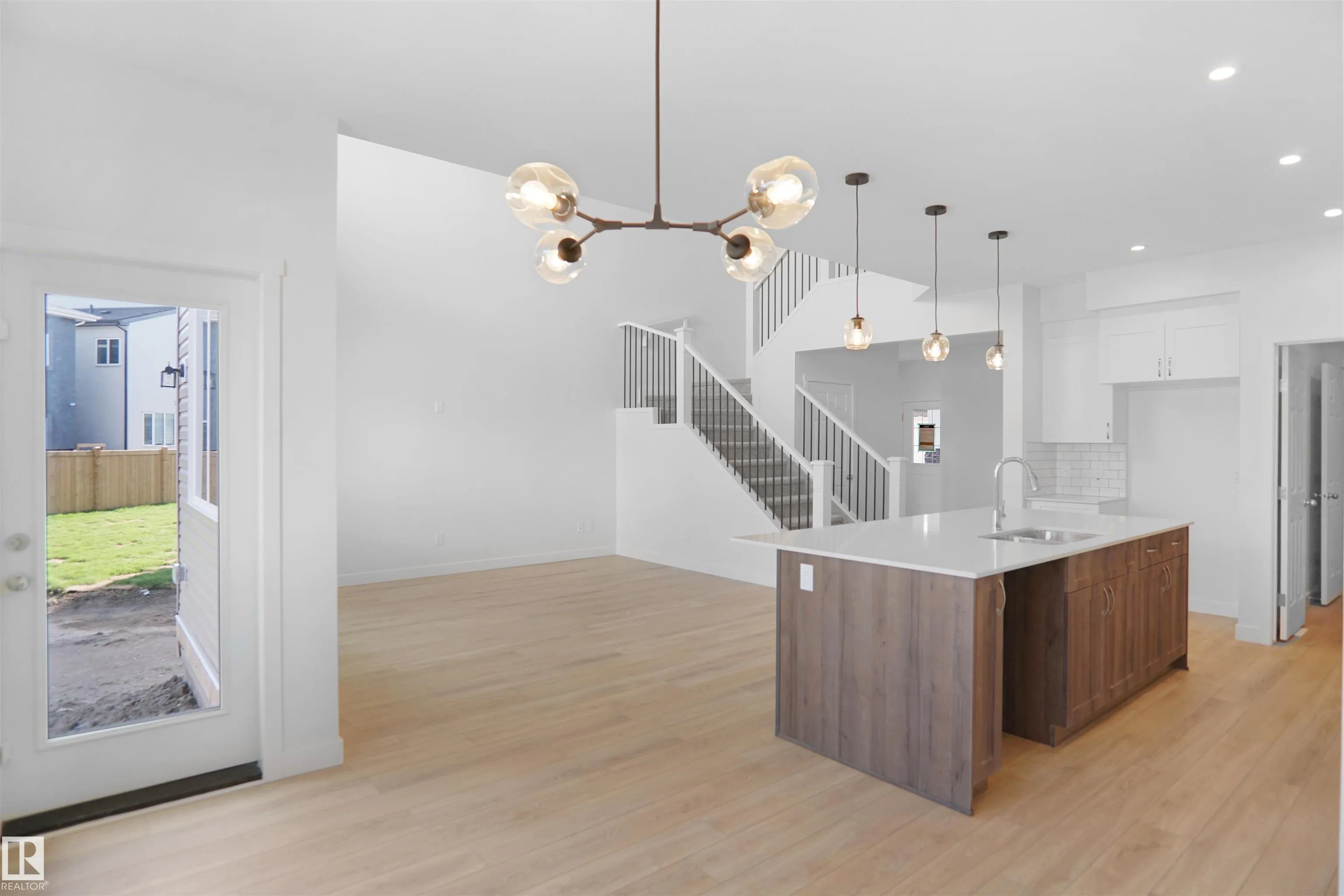 2603 15 Avenue