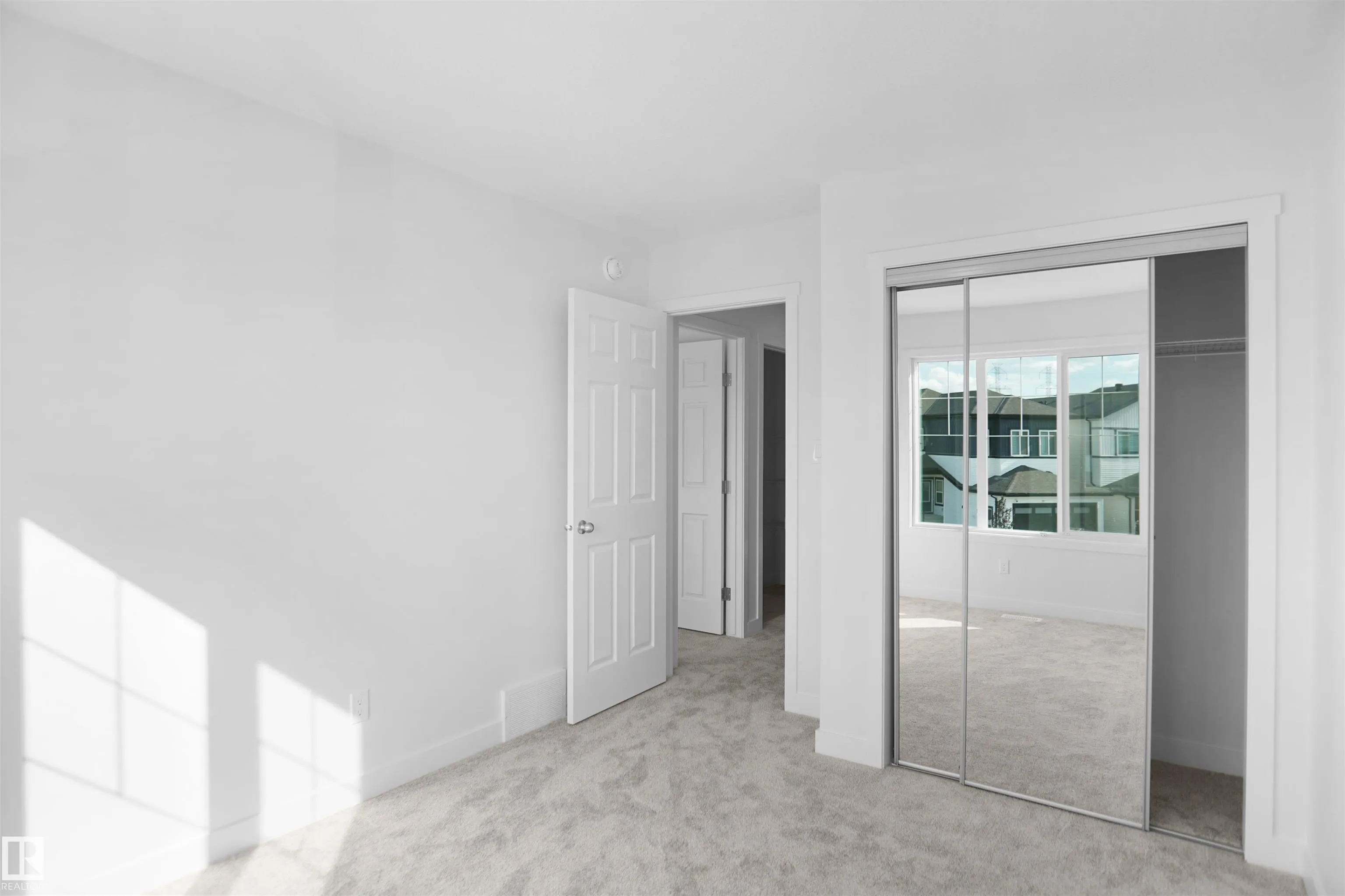 2603 15 Avenue