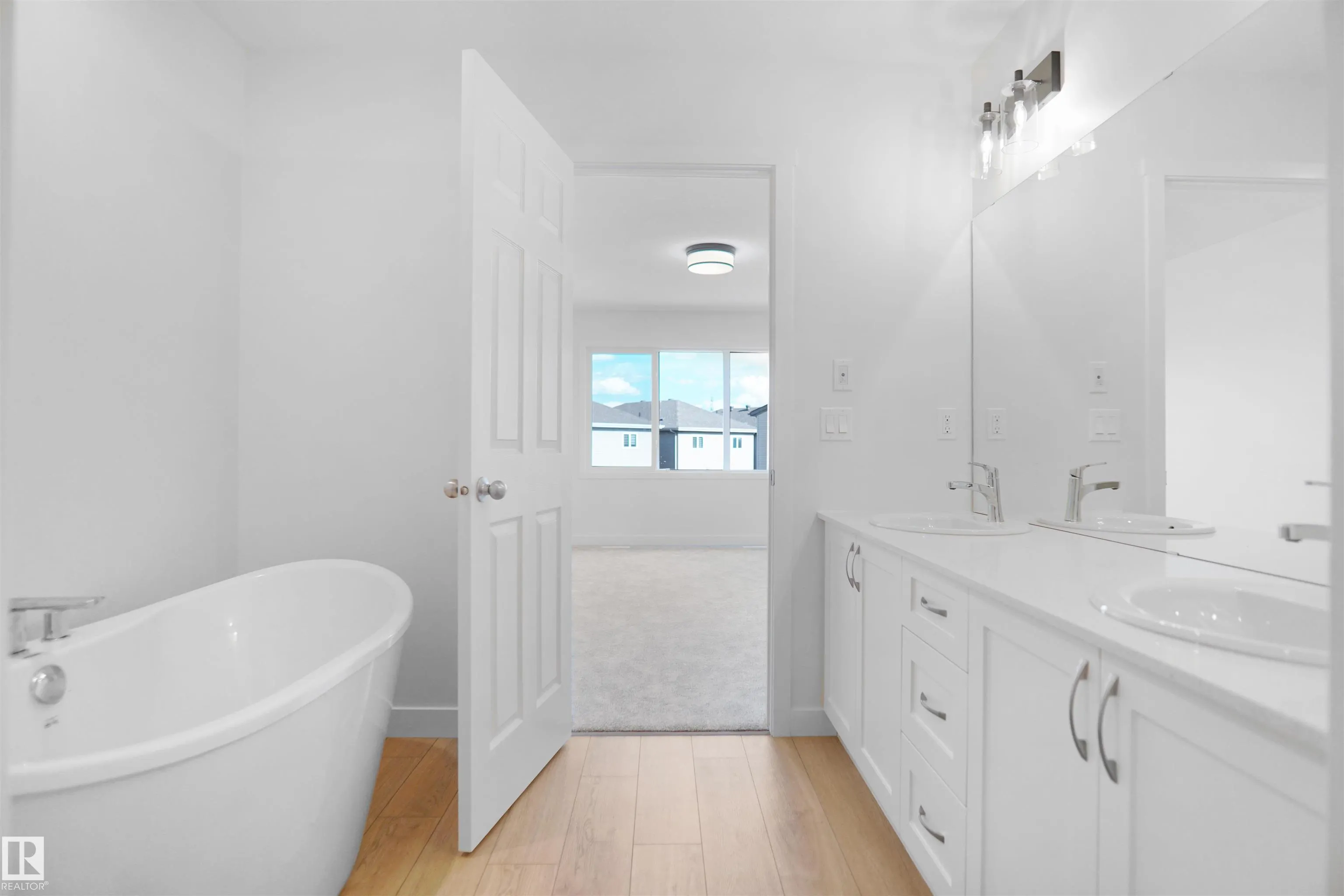 2603 15 Avenue