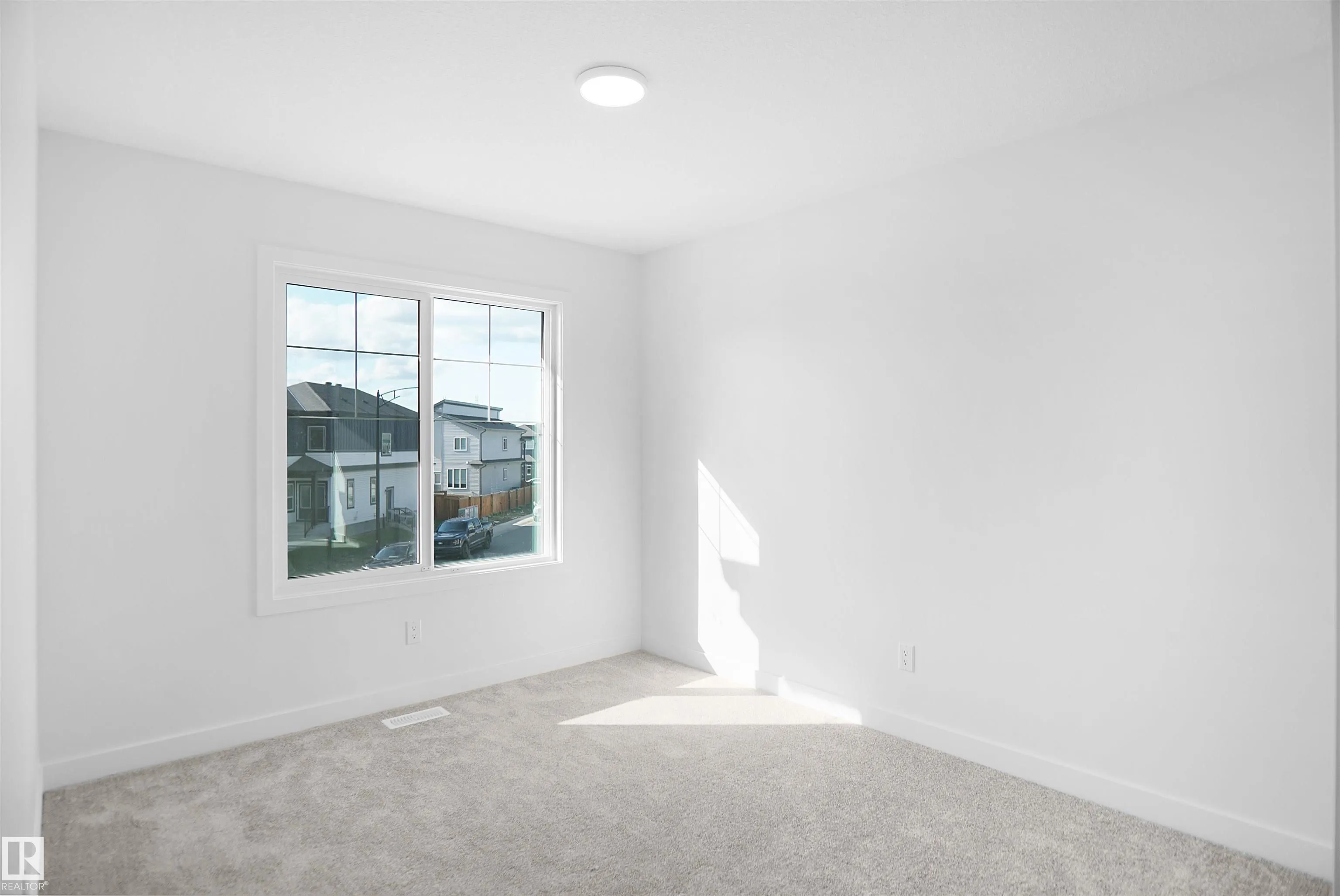 2603 15 Avenue