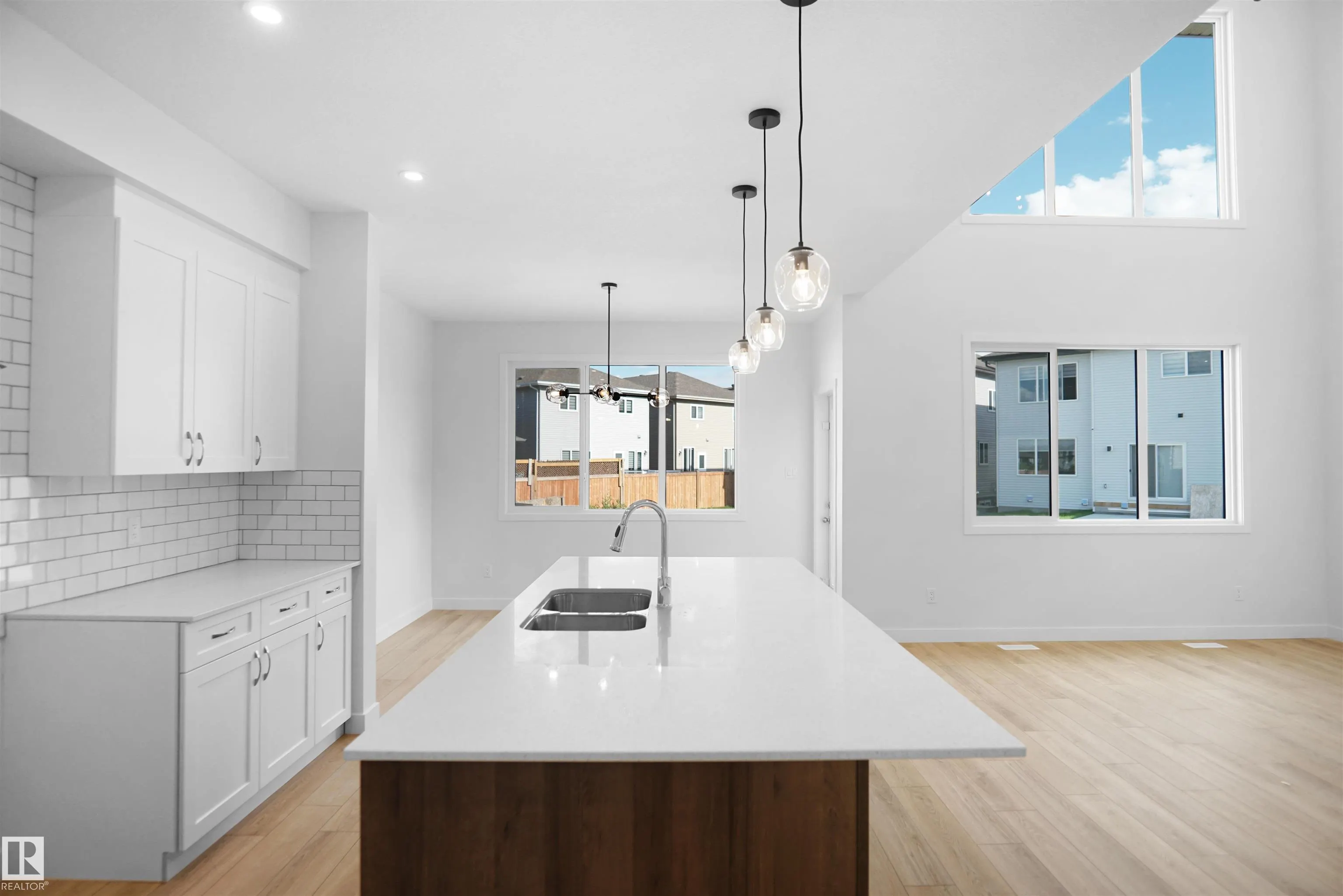 2603 15 Avenue
