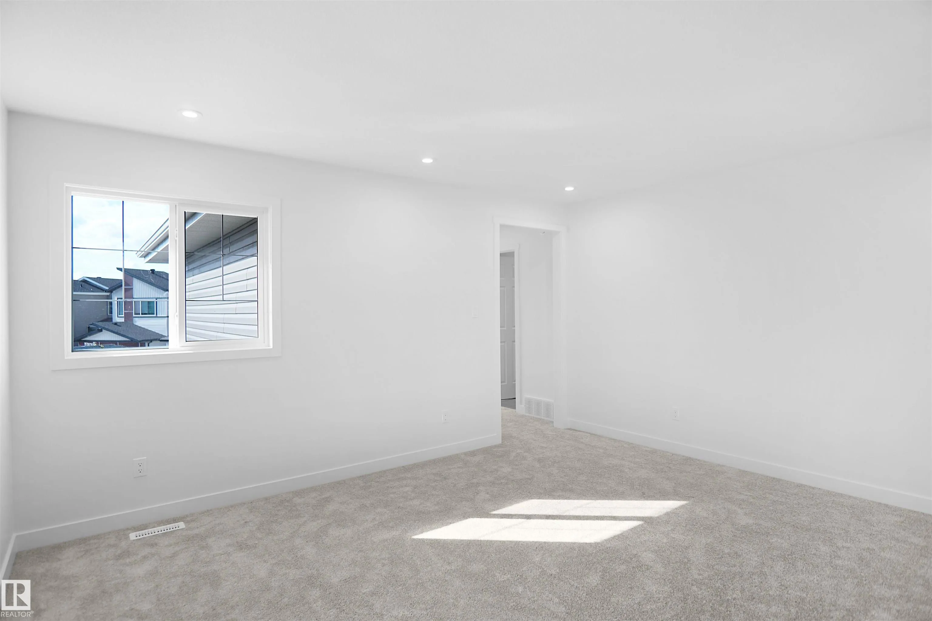 2603 15 Avenue