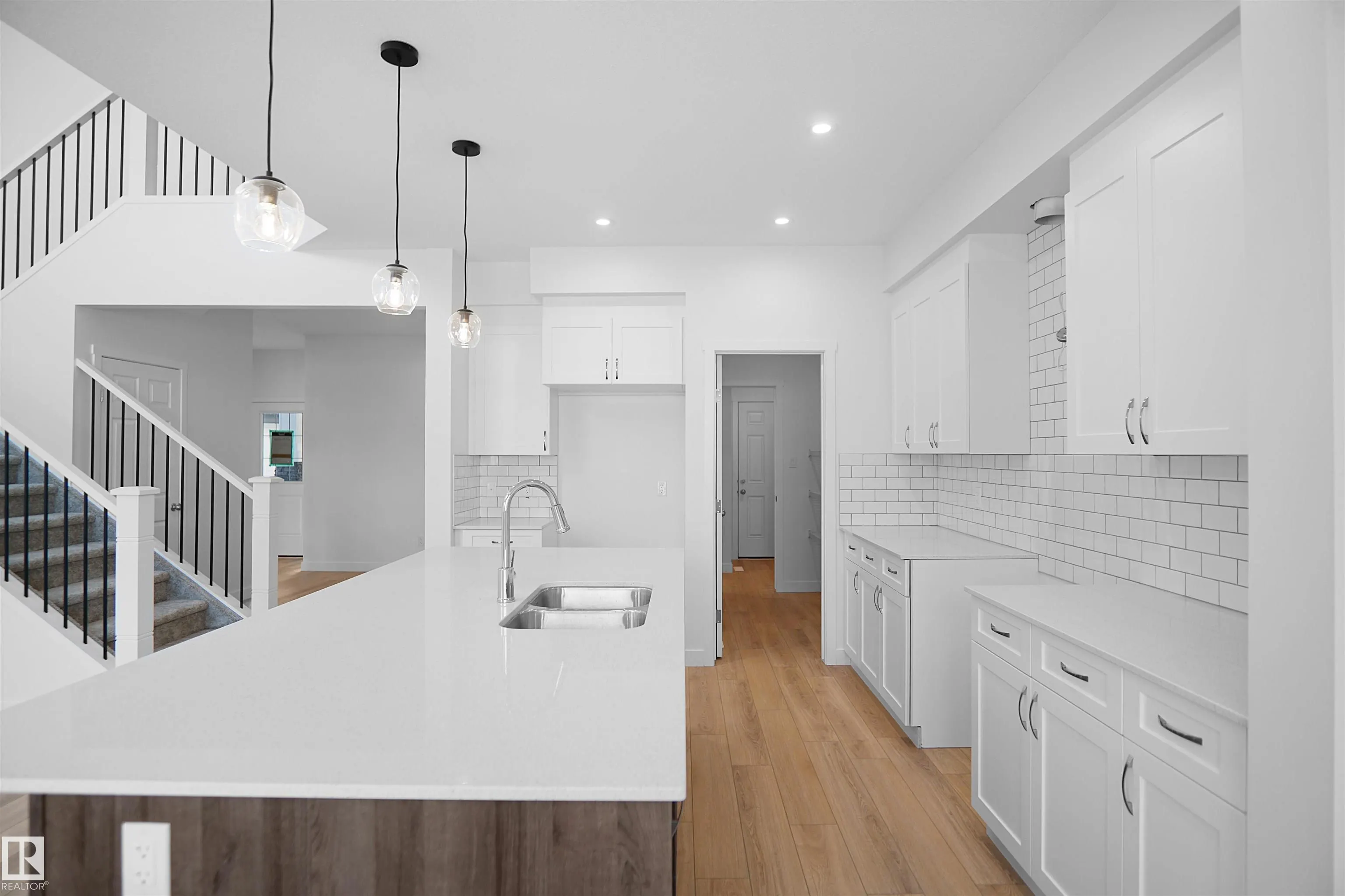 2603 15 Avenue