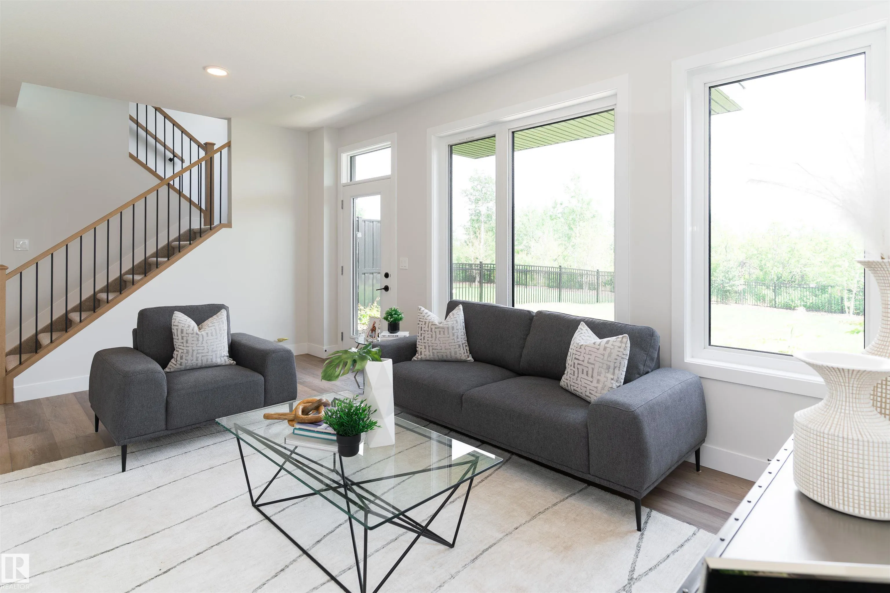 7121 MAY Crescent