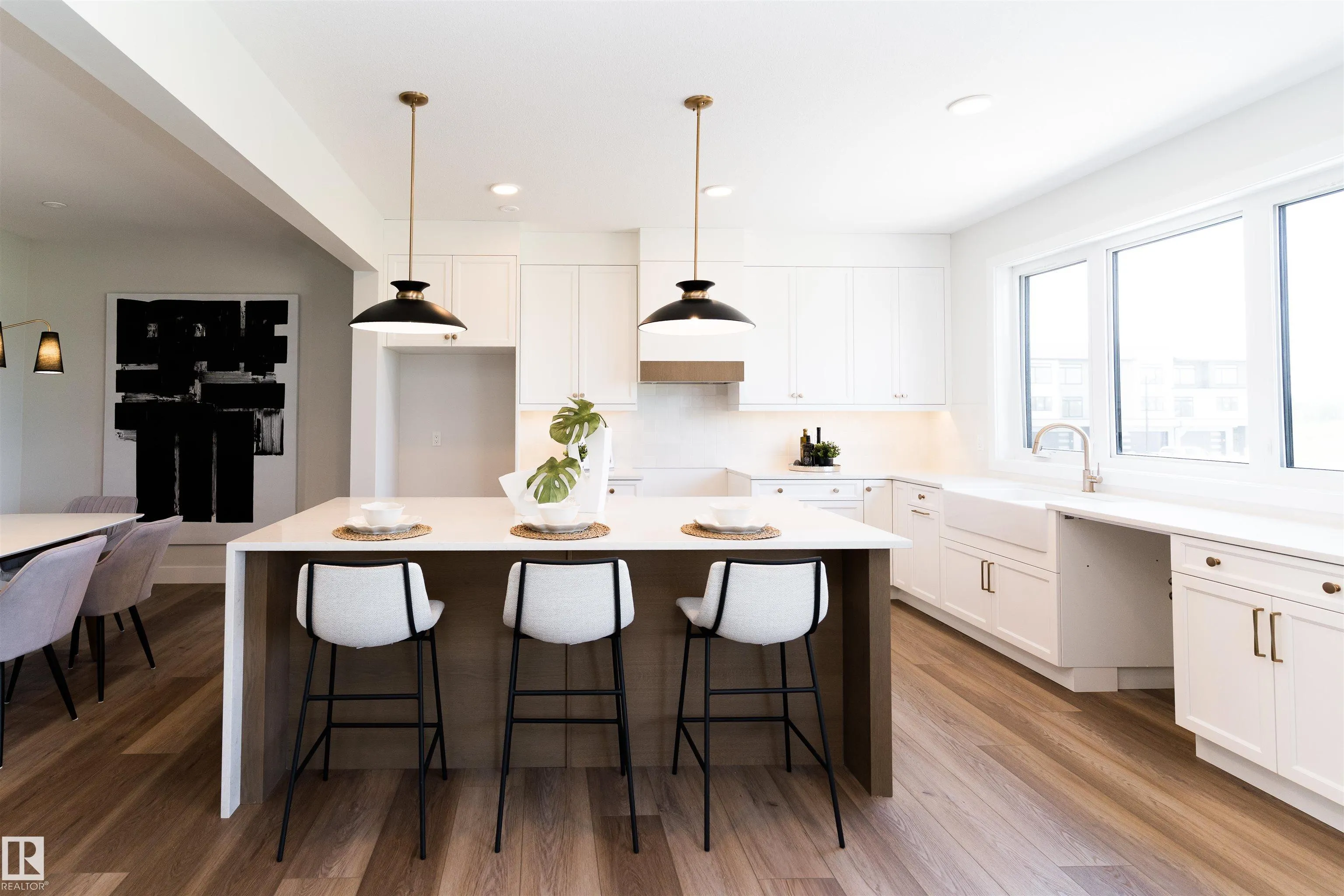 7121 MAY Crescent