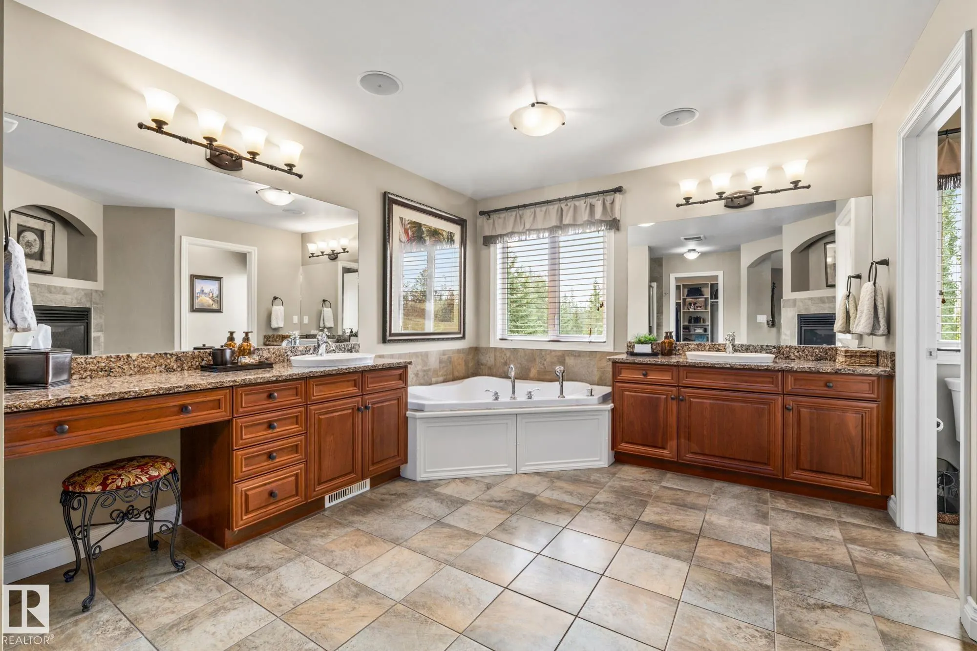 1830 BOWMAN Point(e)
