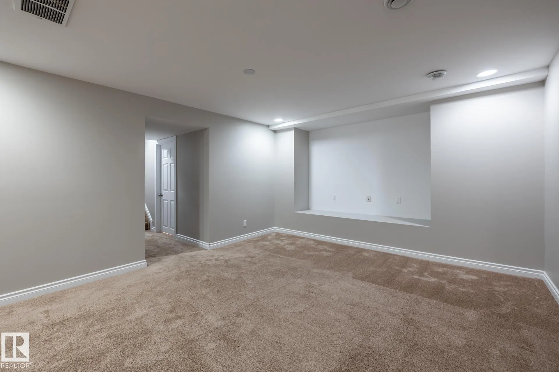 8 ERINDALE Close
