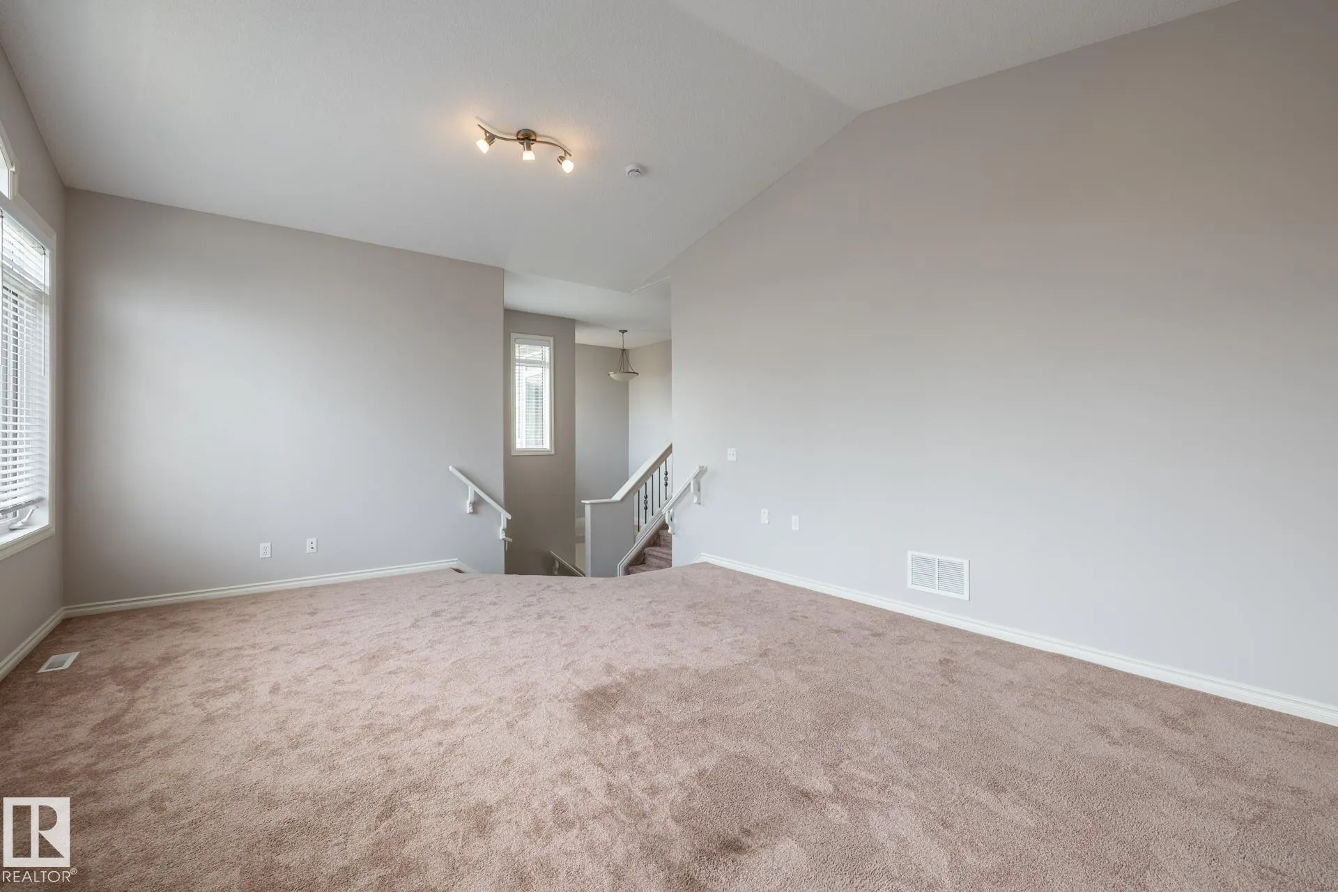 8 ERINDALE Close