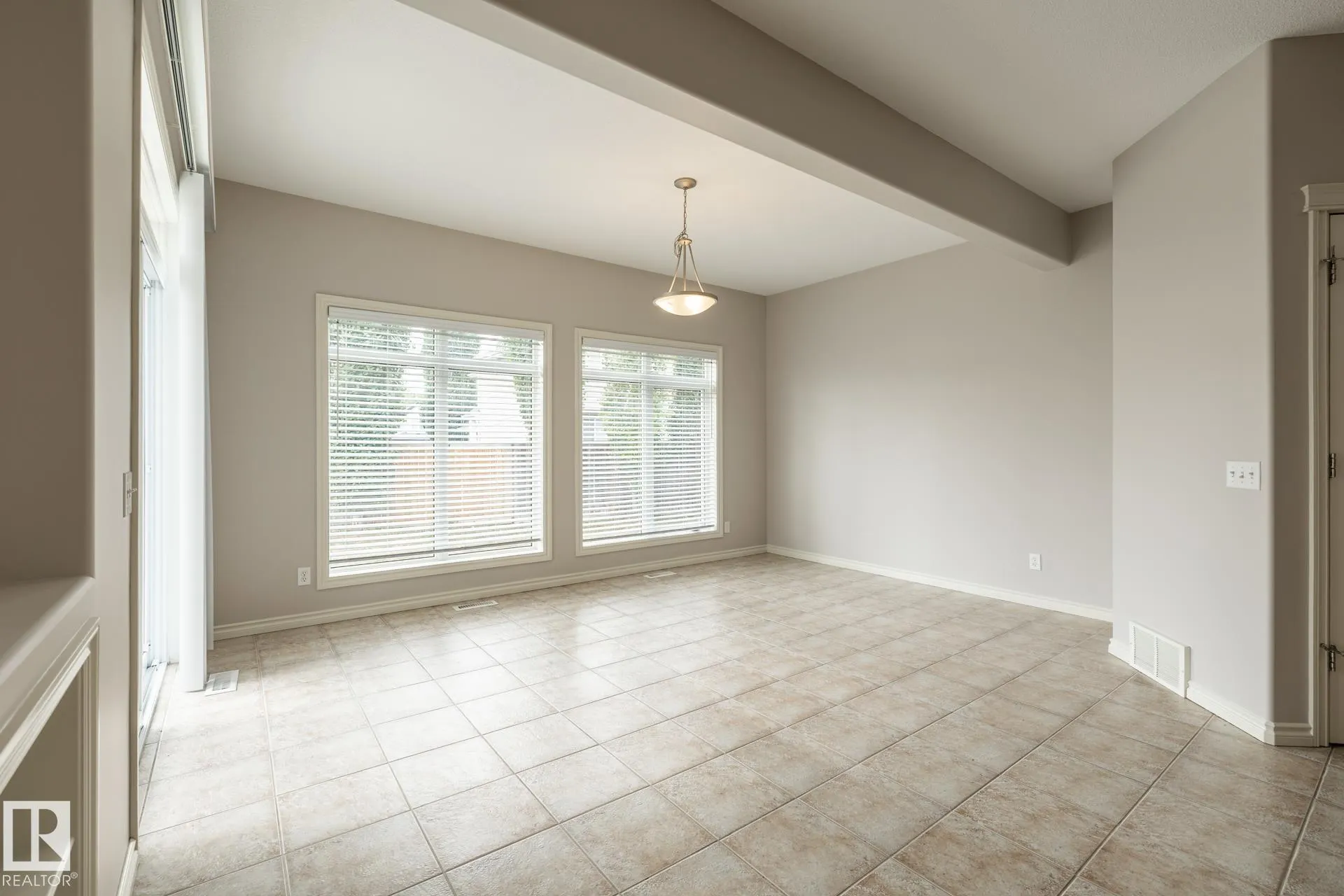 8 ERINDALE Close