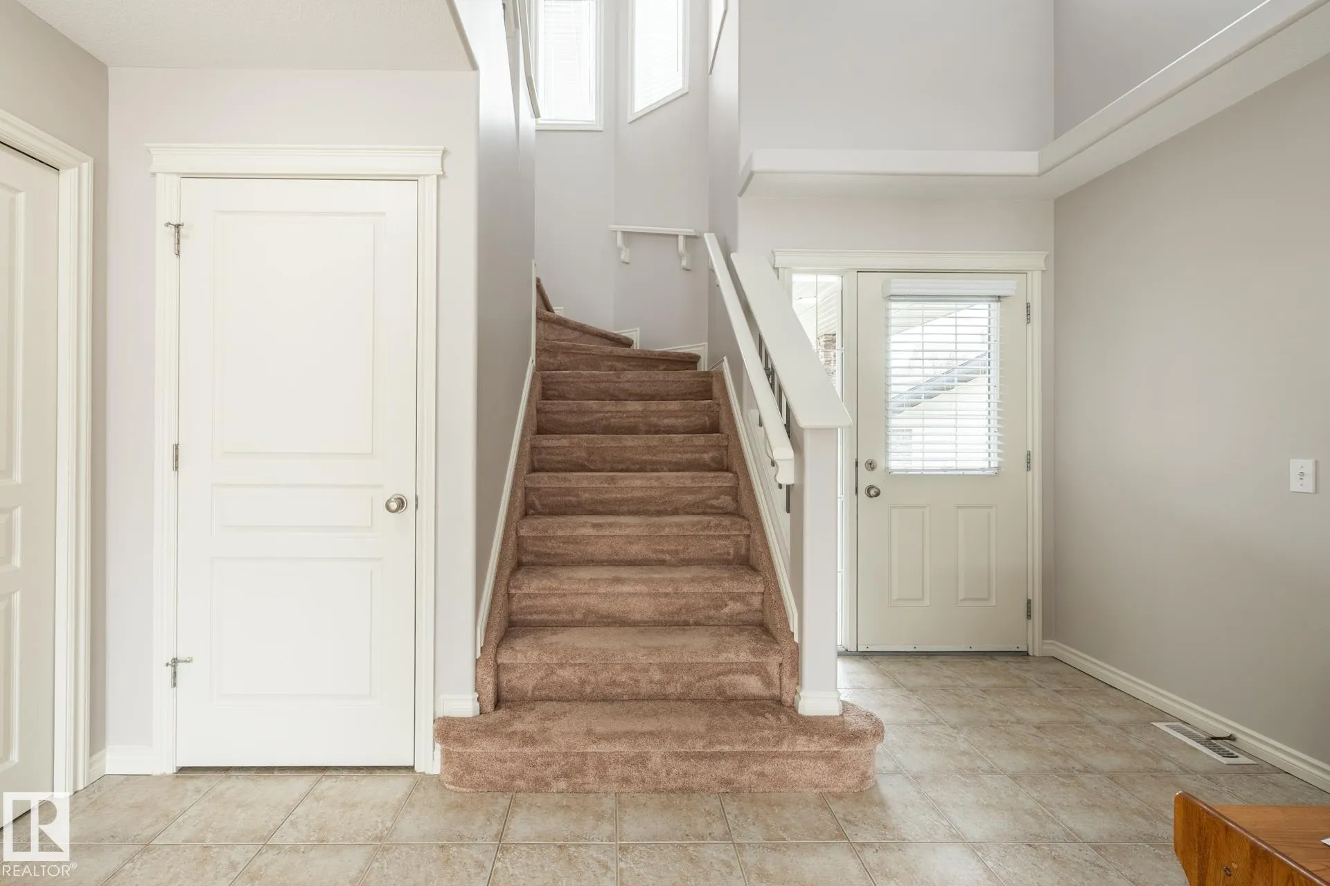 8 ERINDALE Close
