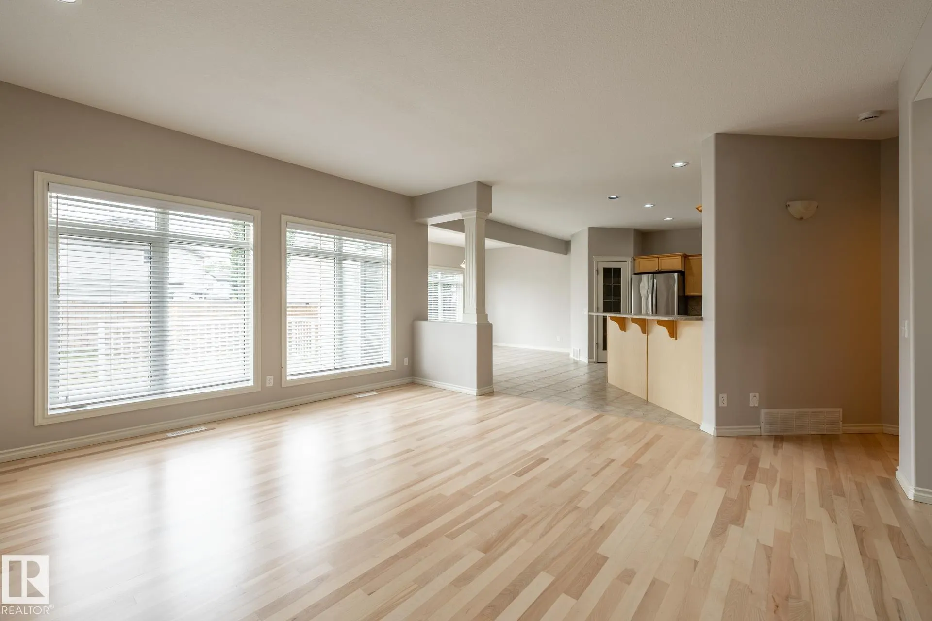 8 ERINDALE Close