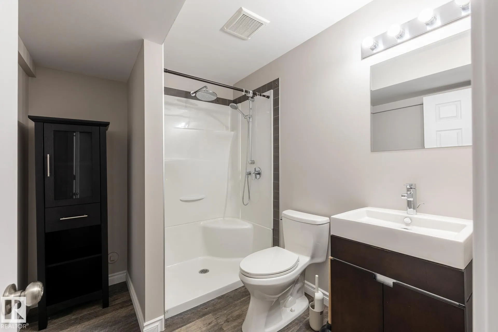 8 ERINDALE Close