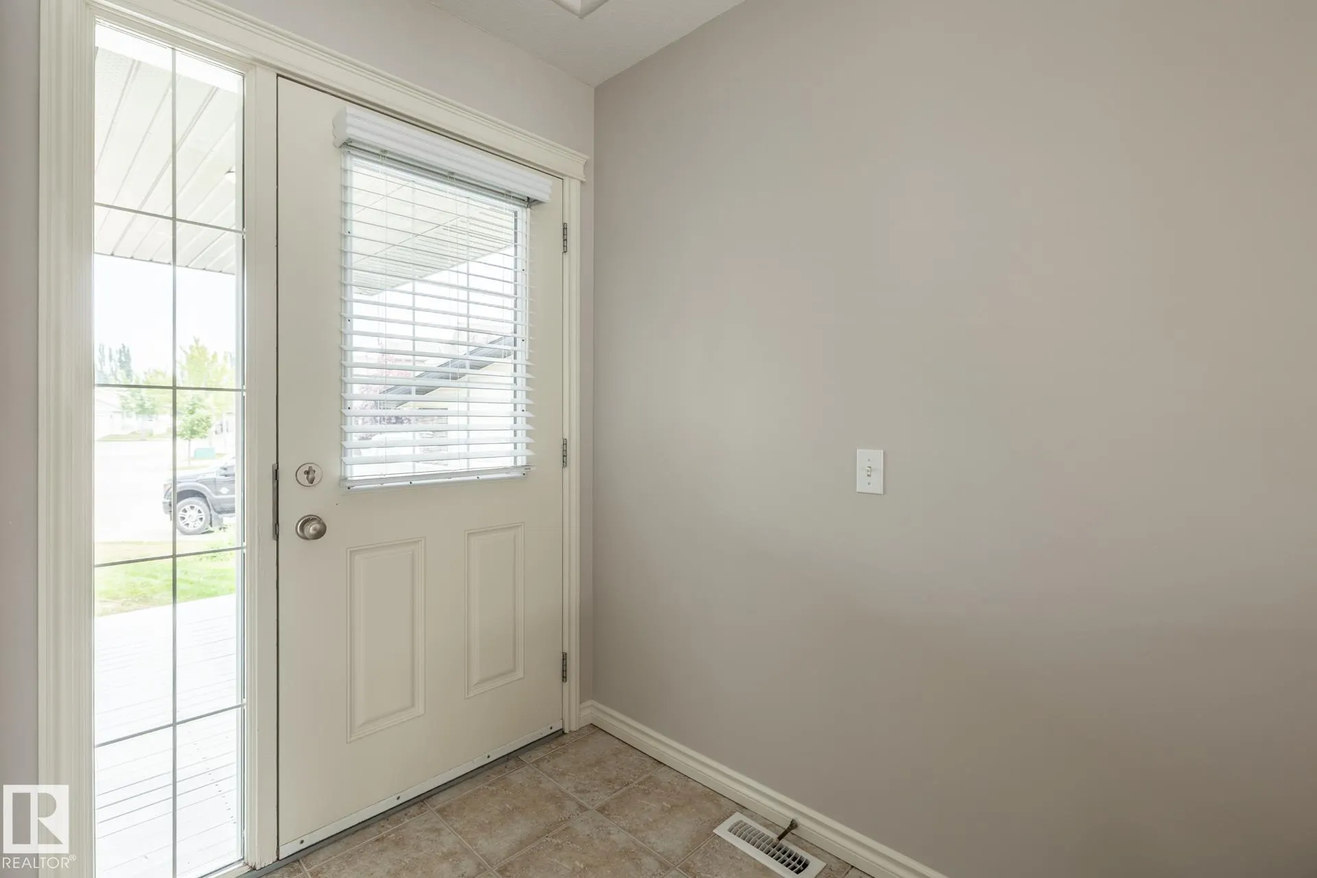 8 ERINDALE Close