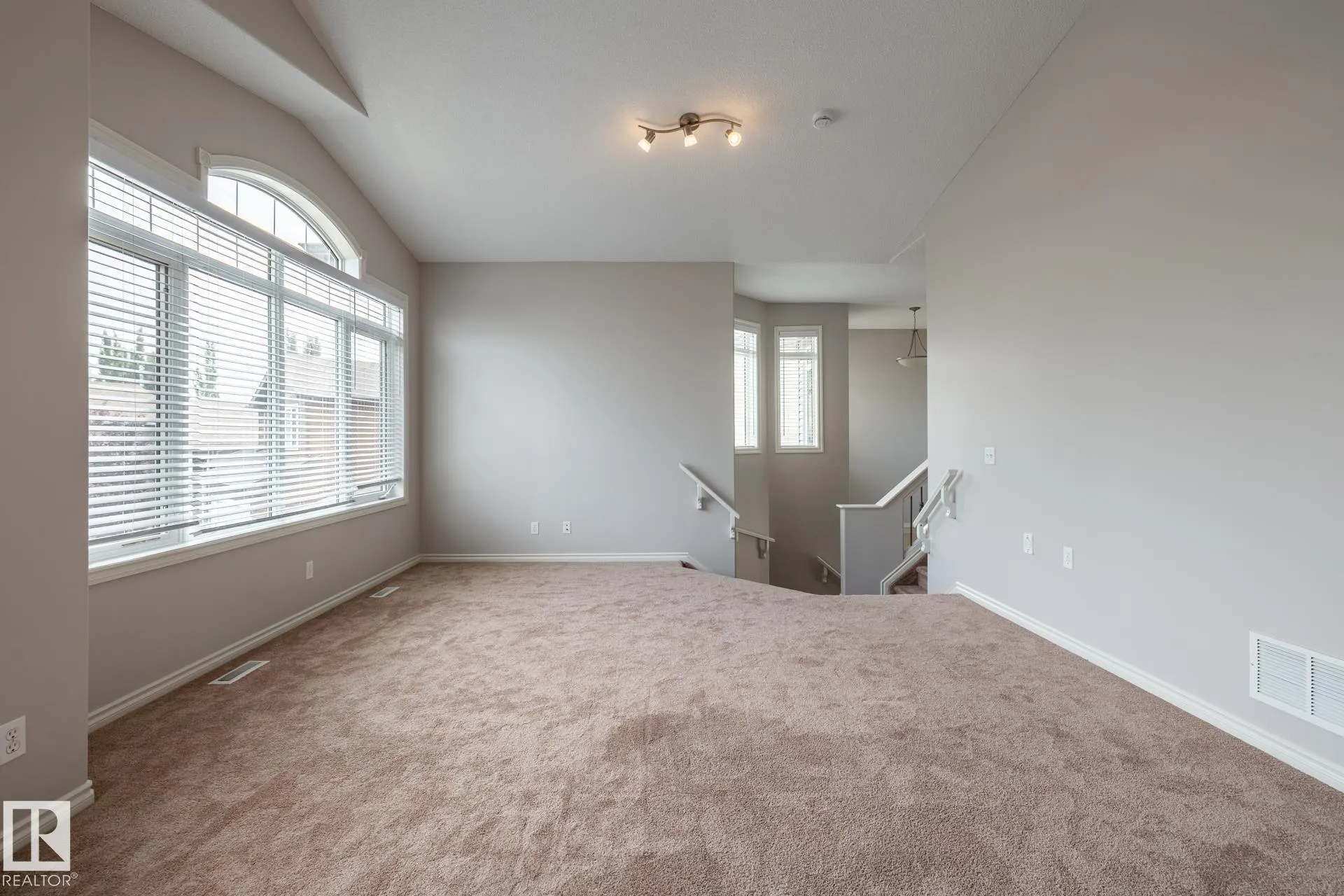 8 ERINDALE Close