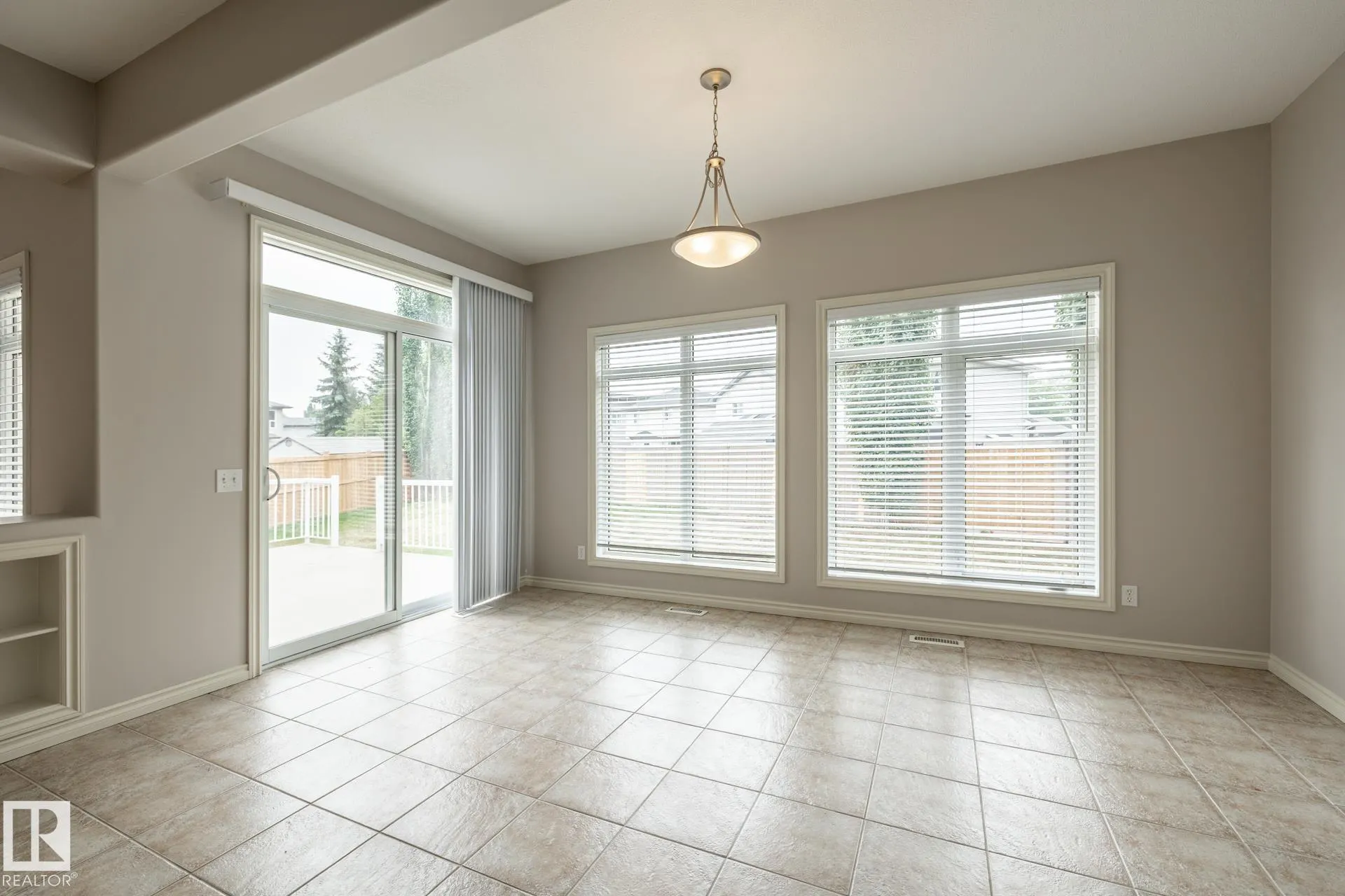 8 ERINDALE Close