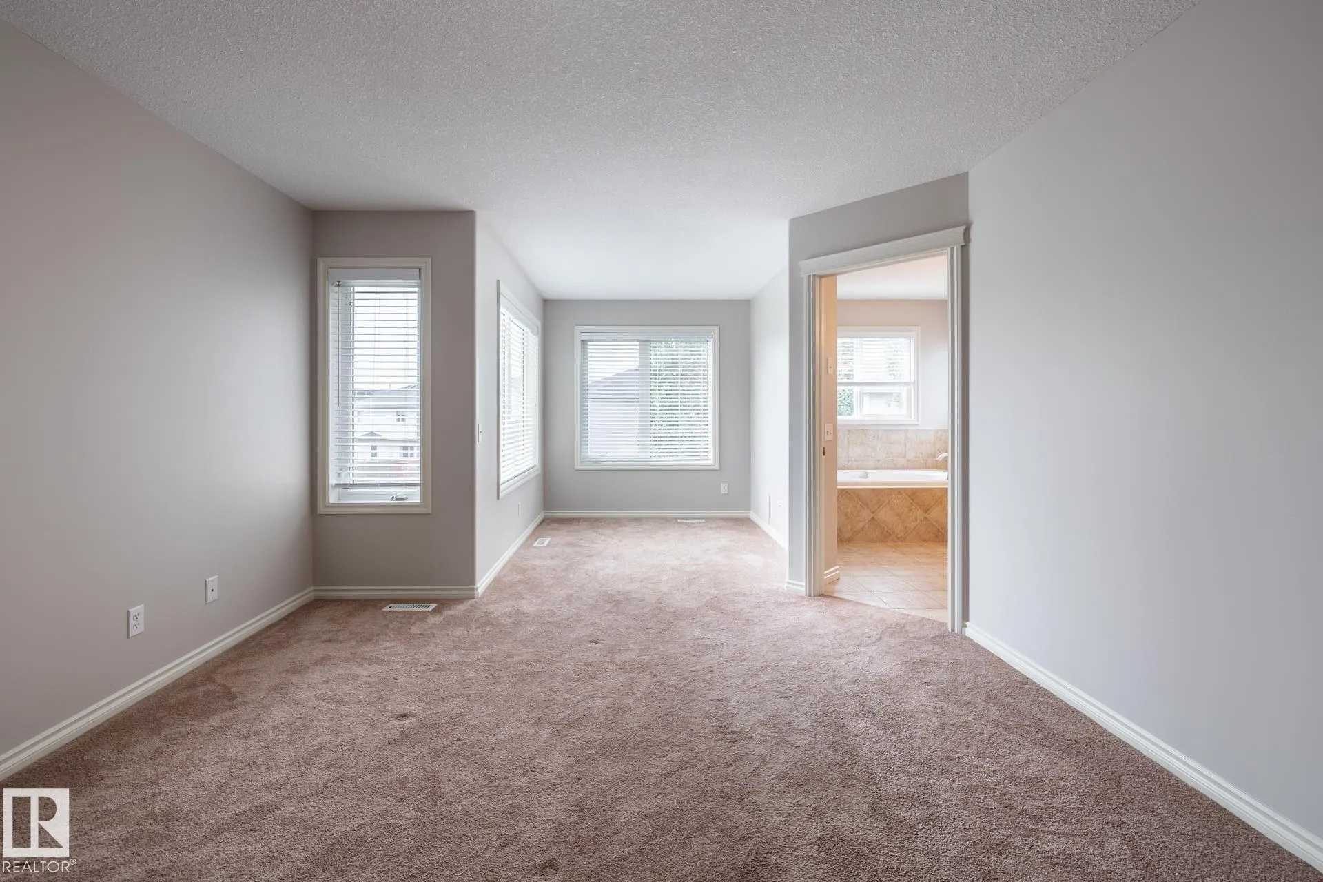 8 ERINDALE Close