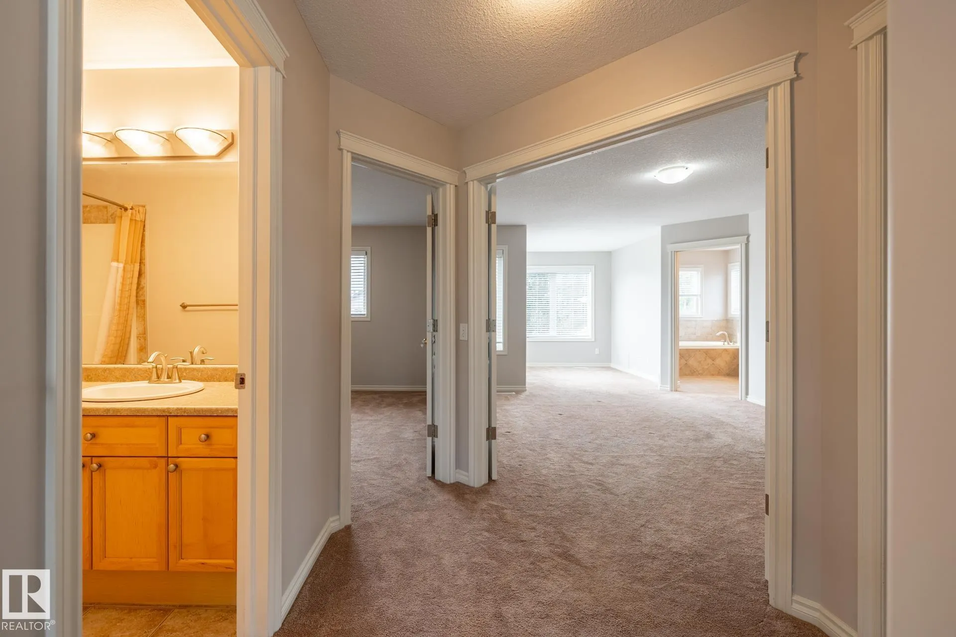 8 ERINDALE Close