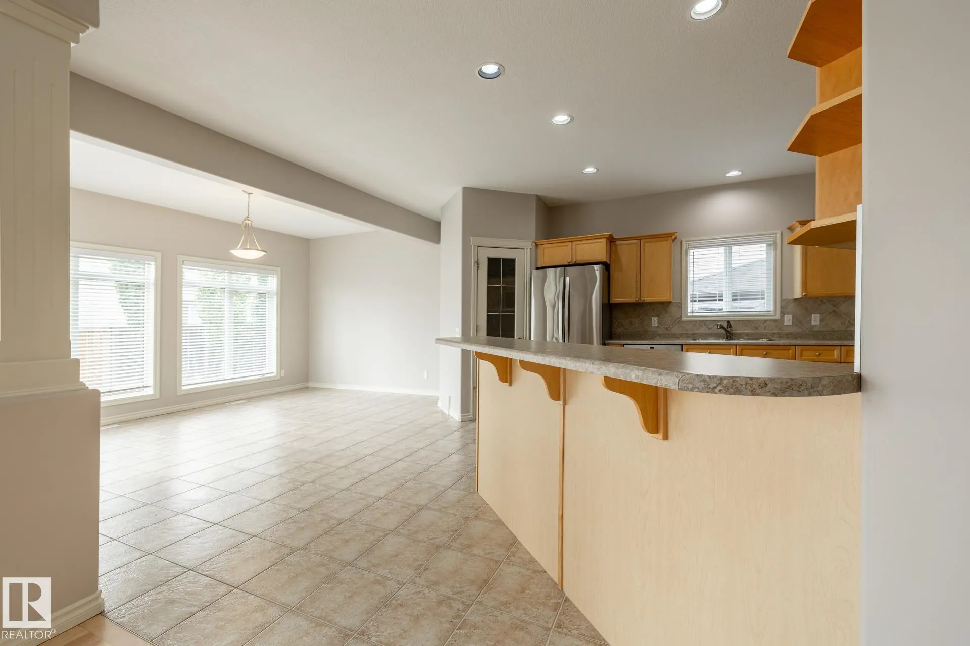 8 ERINDALE Close