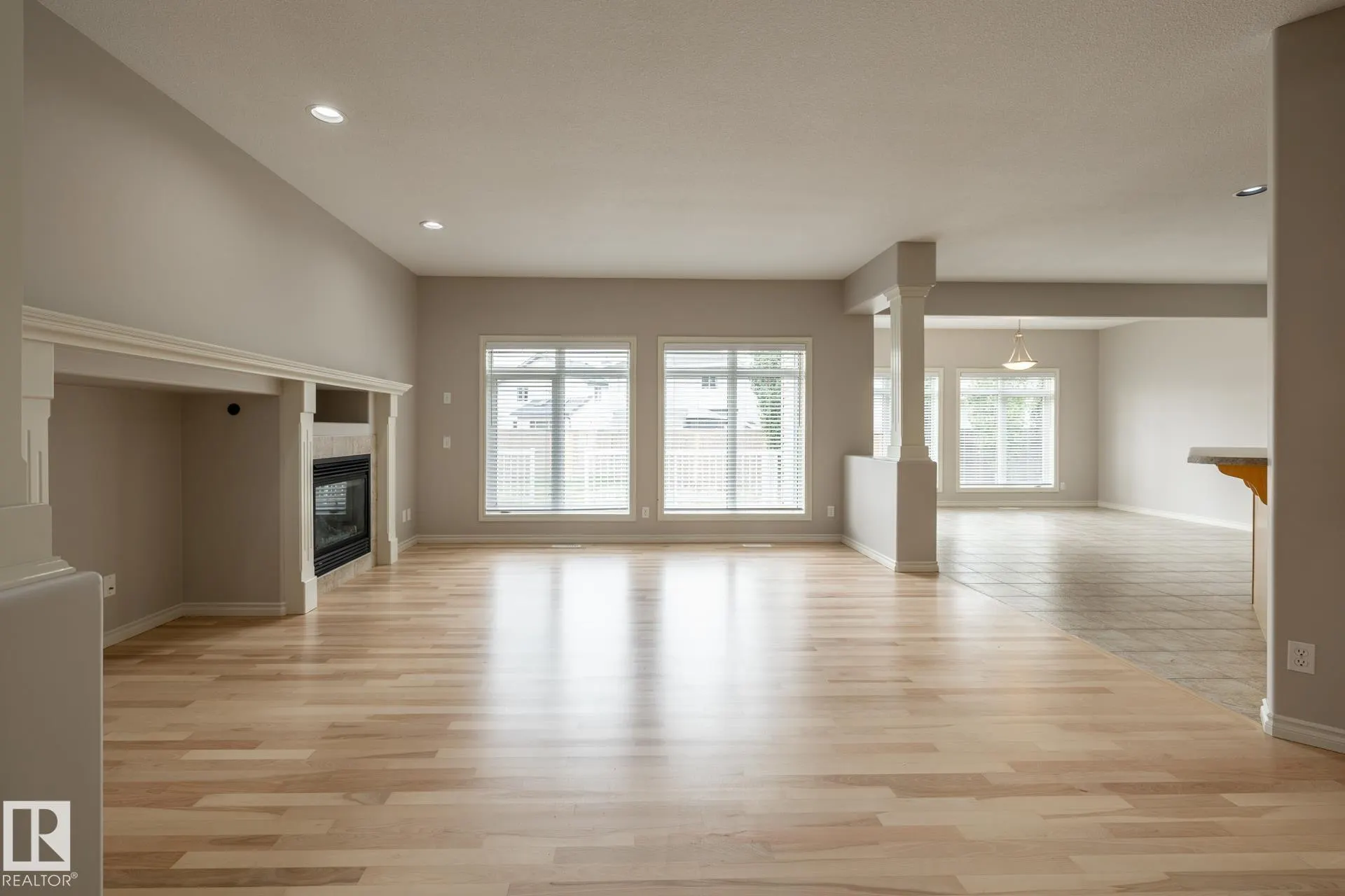 8 ERINDALE Close