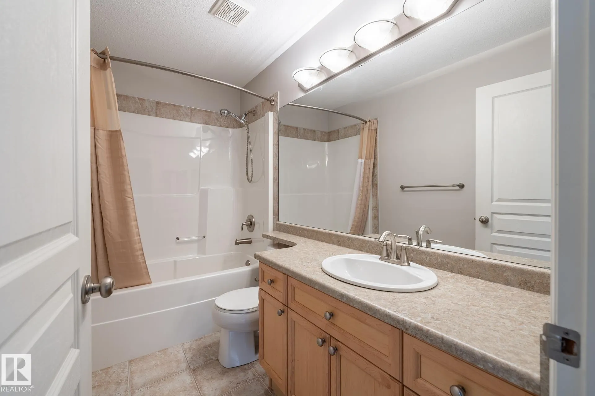 8 ERINDALE Close