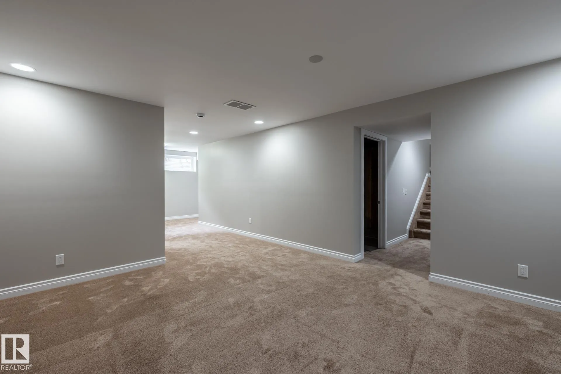 8 ERINDALE Close