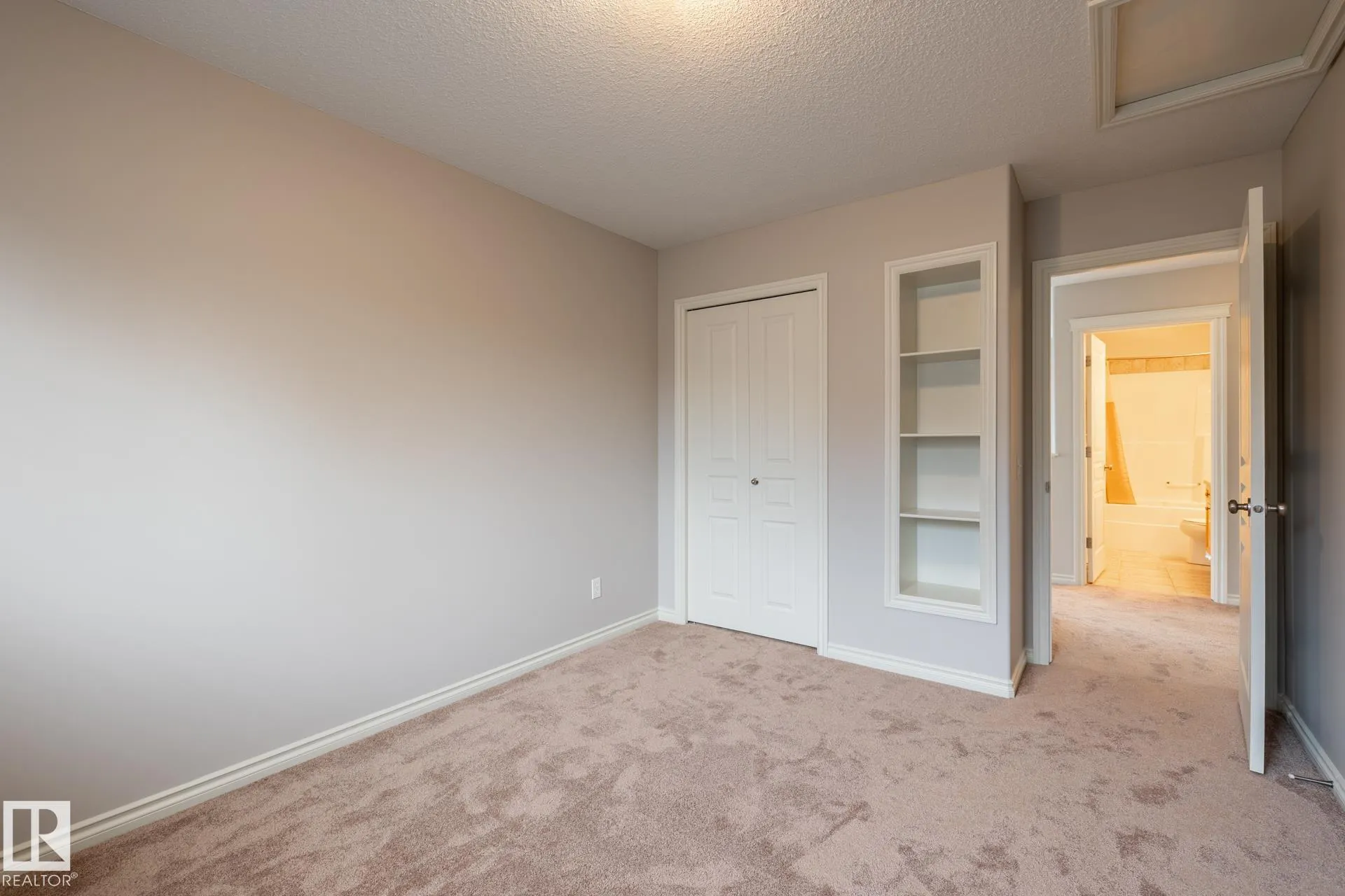 8 ERINDALE Close
