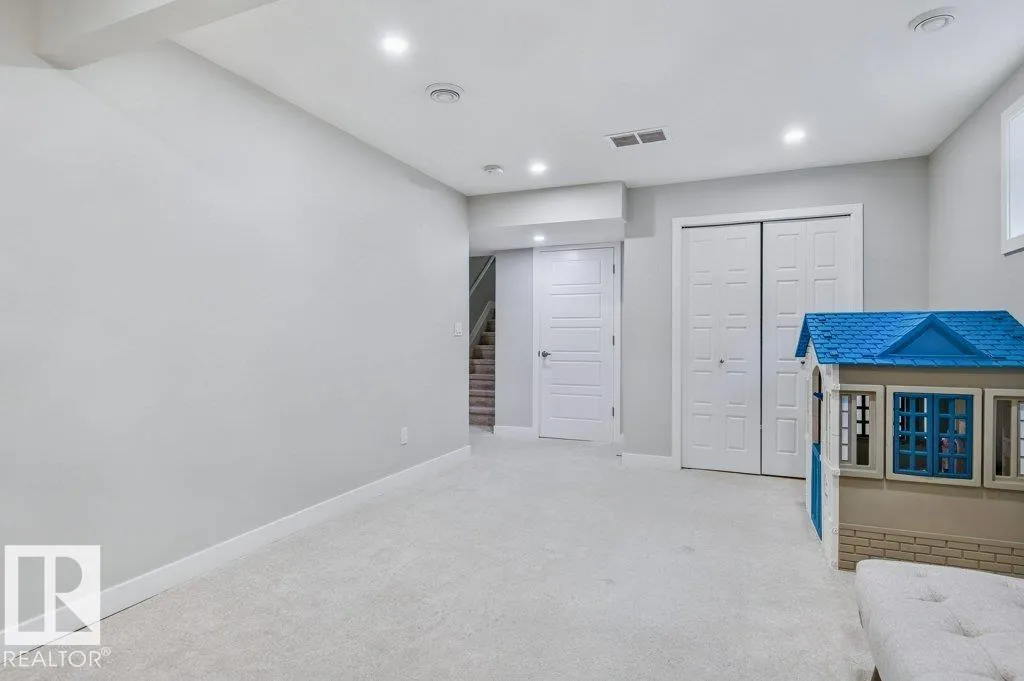 2469 WARE Crescent