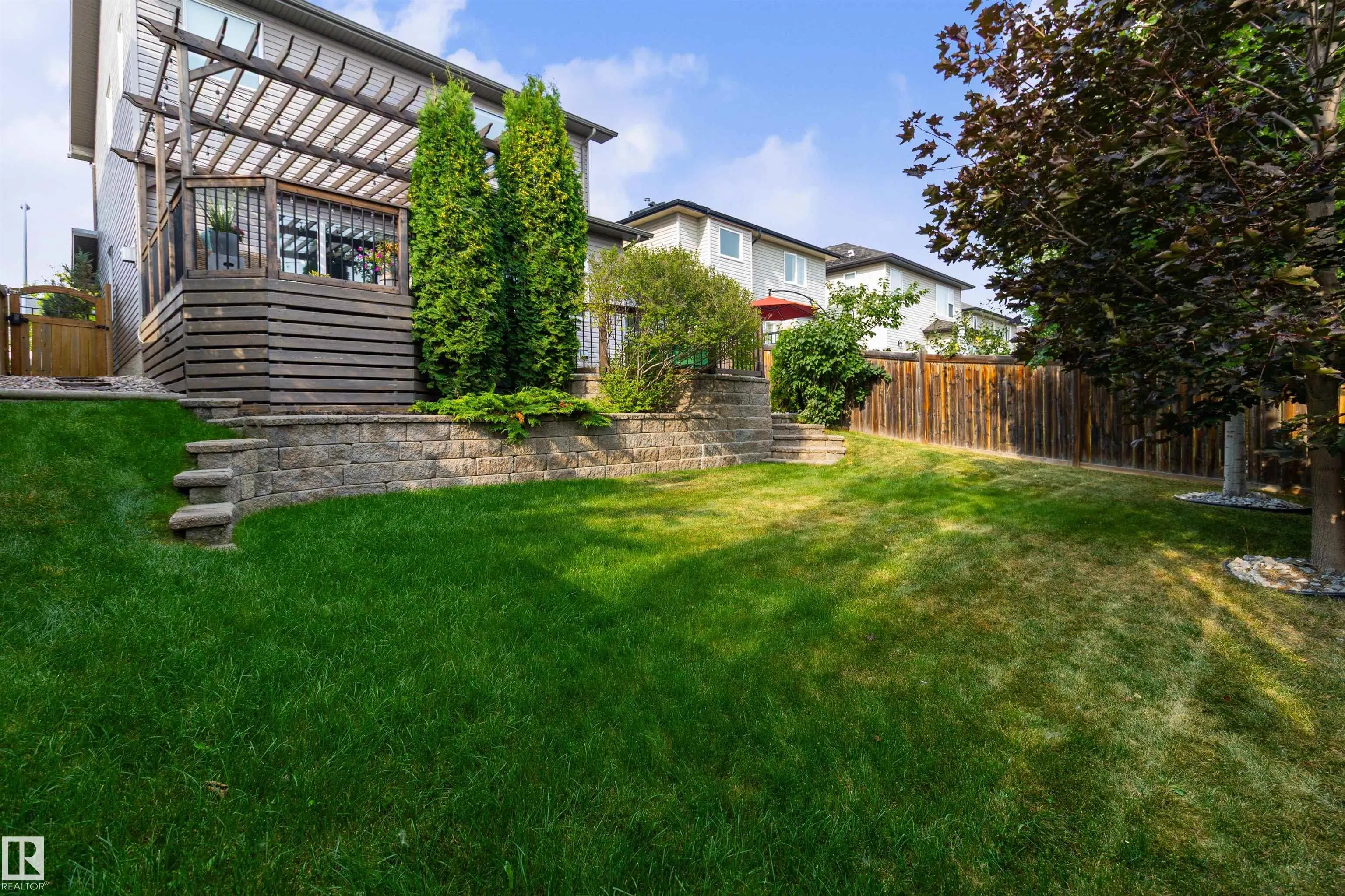 90 CARLYLE Crescent