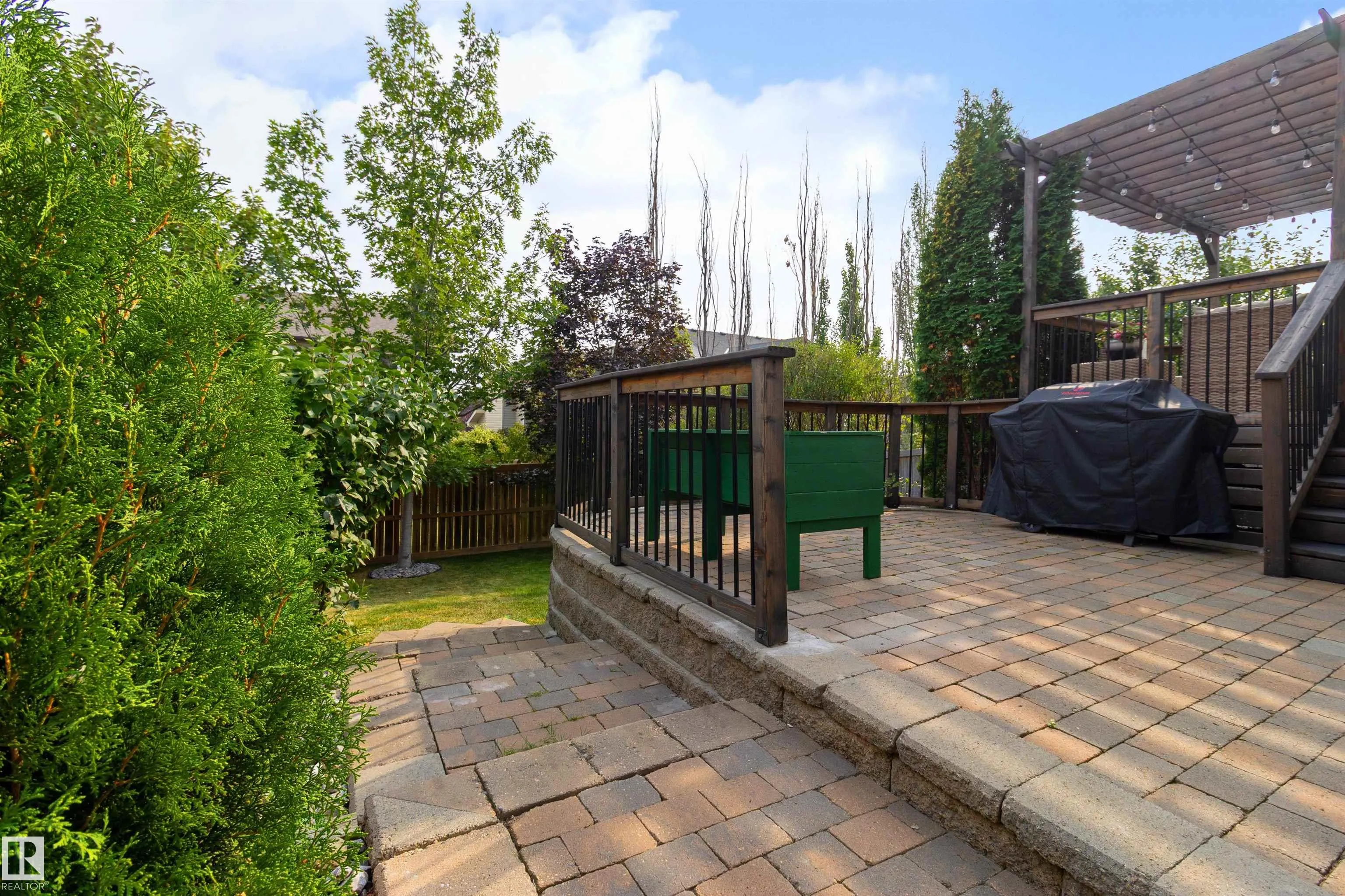 90 CARLYLE Crescent