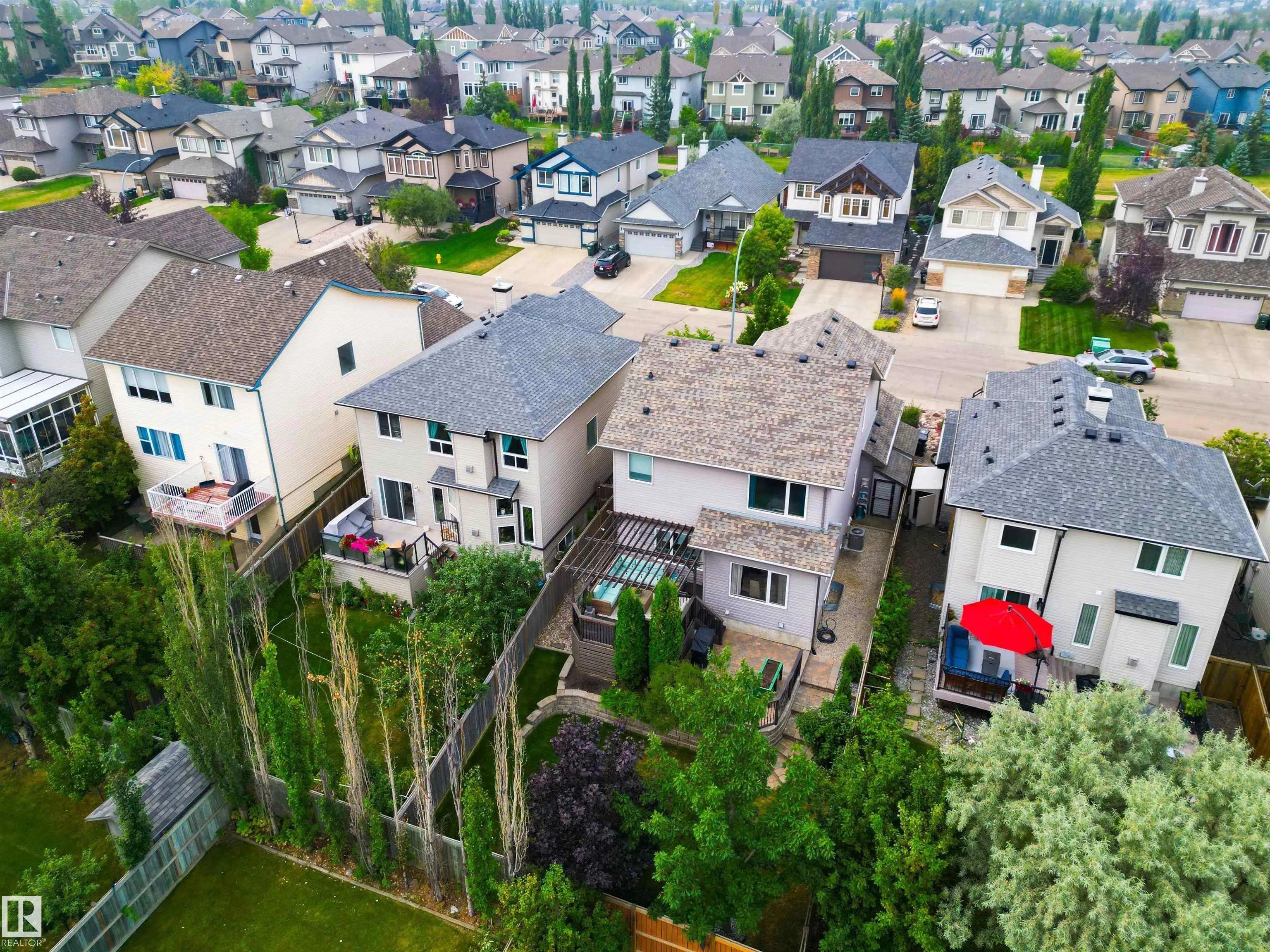 90 CARLYLE Crescent