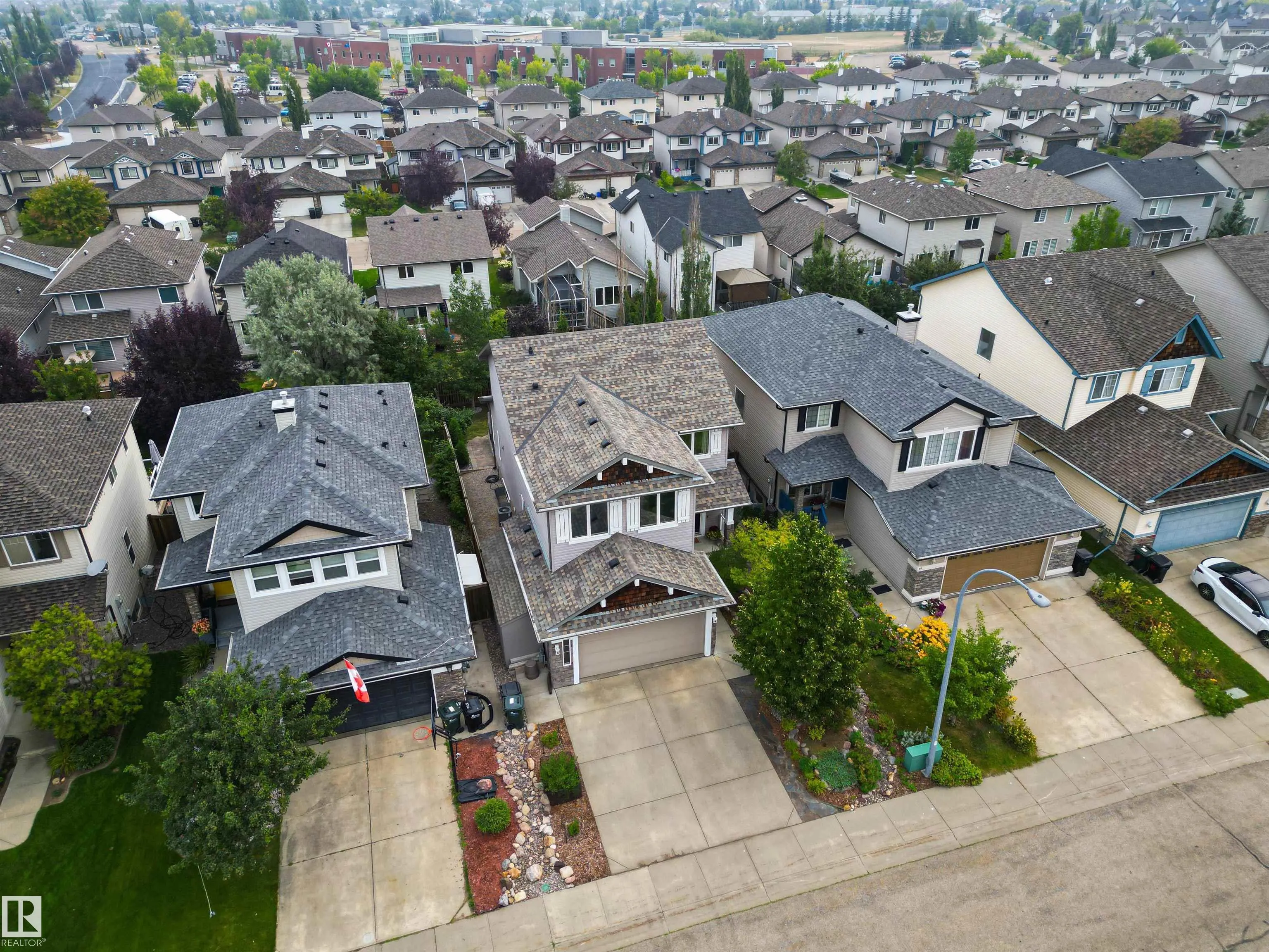 90 CARLYLE Crescent