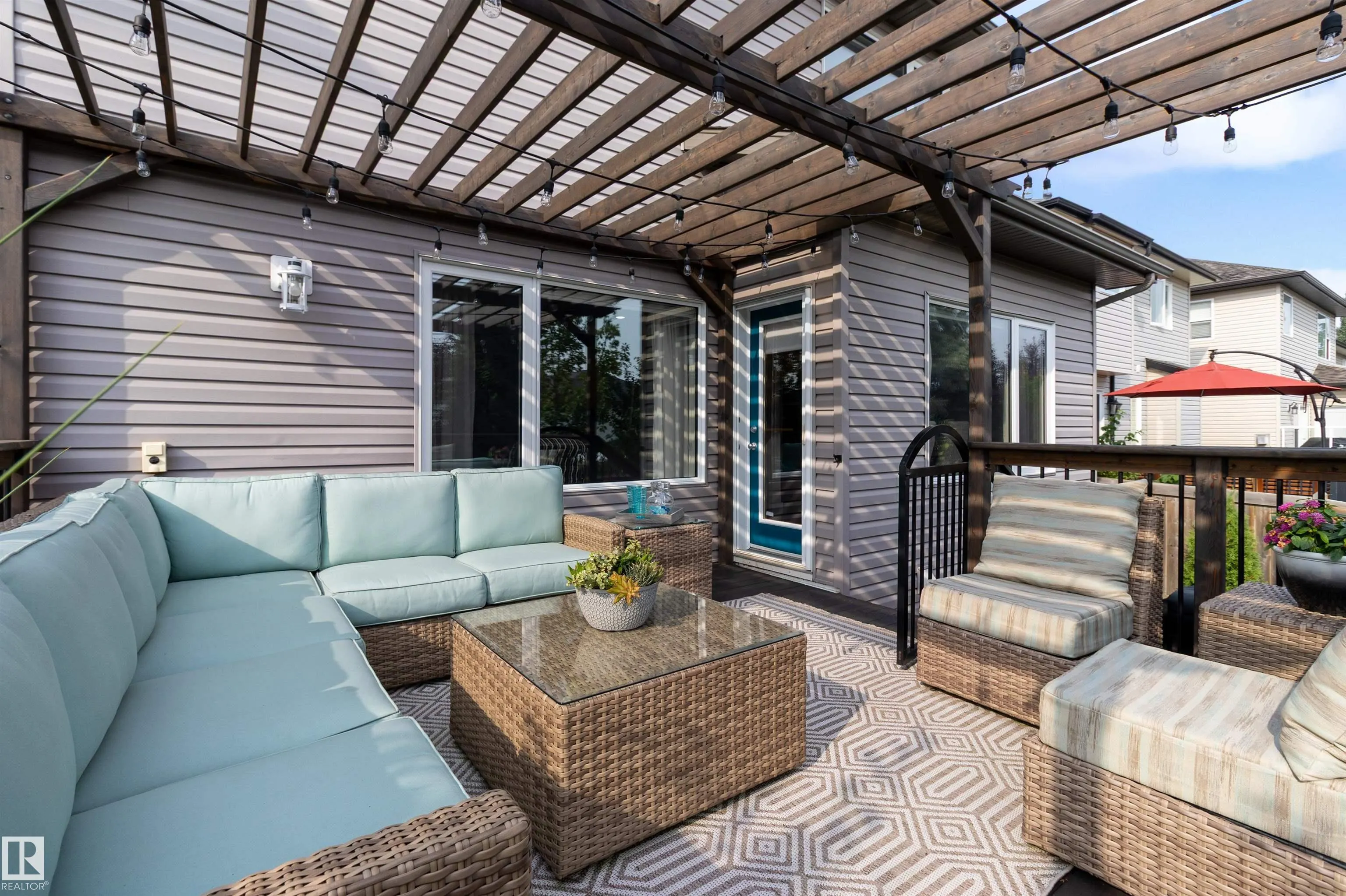 90 CARLYLE Crescent