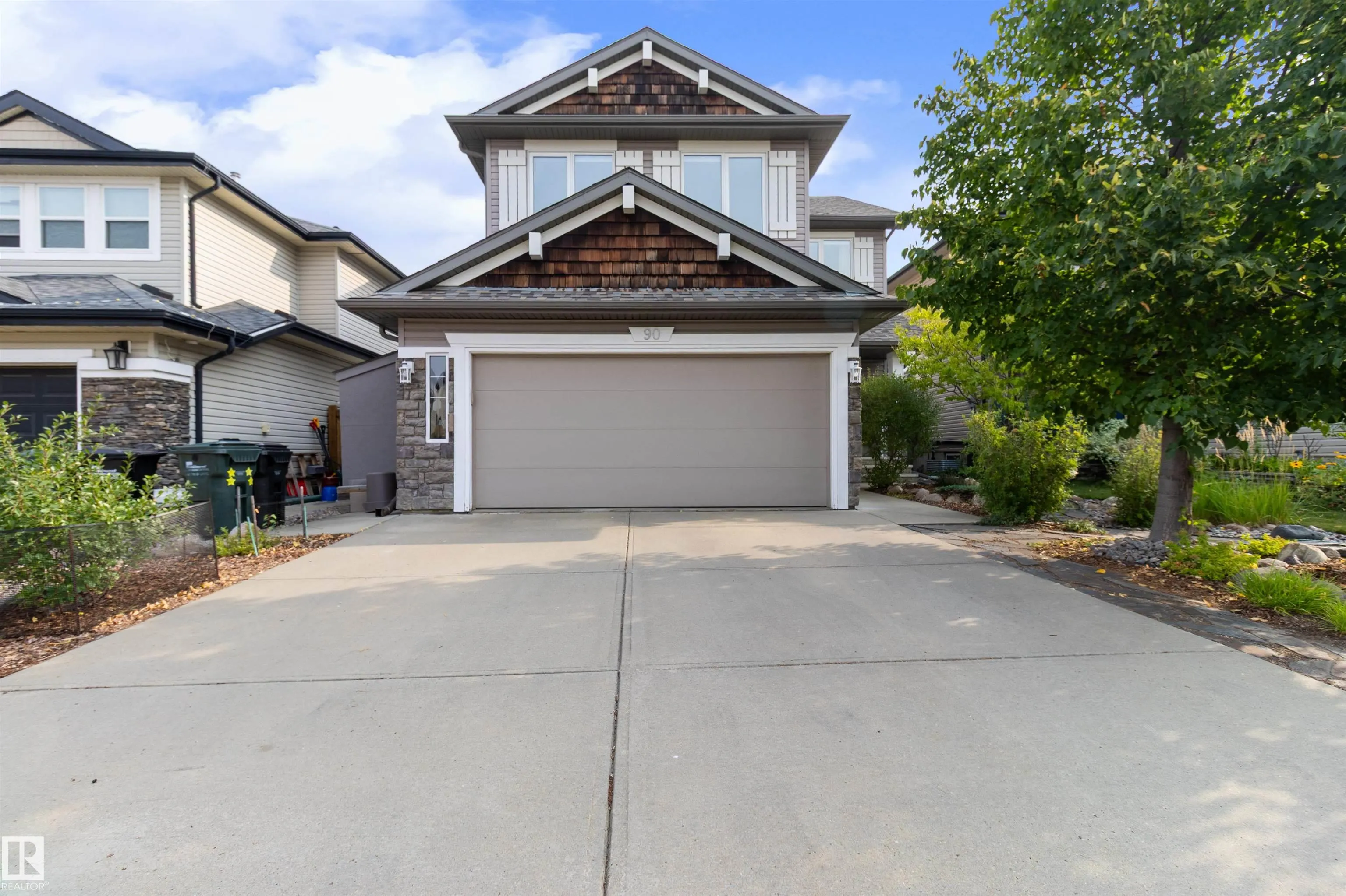 90 CARLYLE Crescent