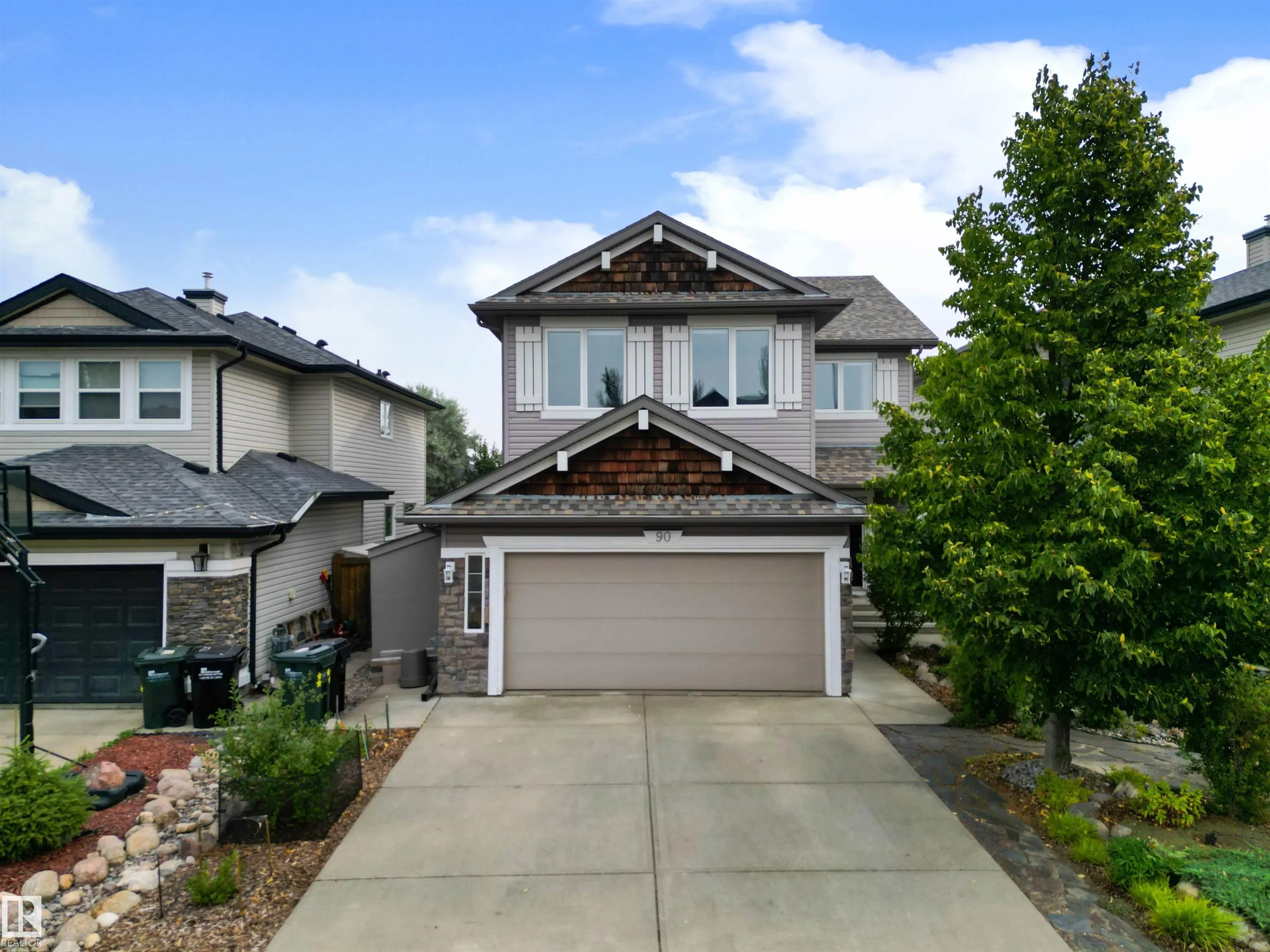90 CARLYLE Crescent