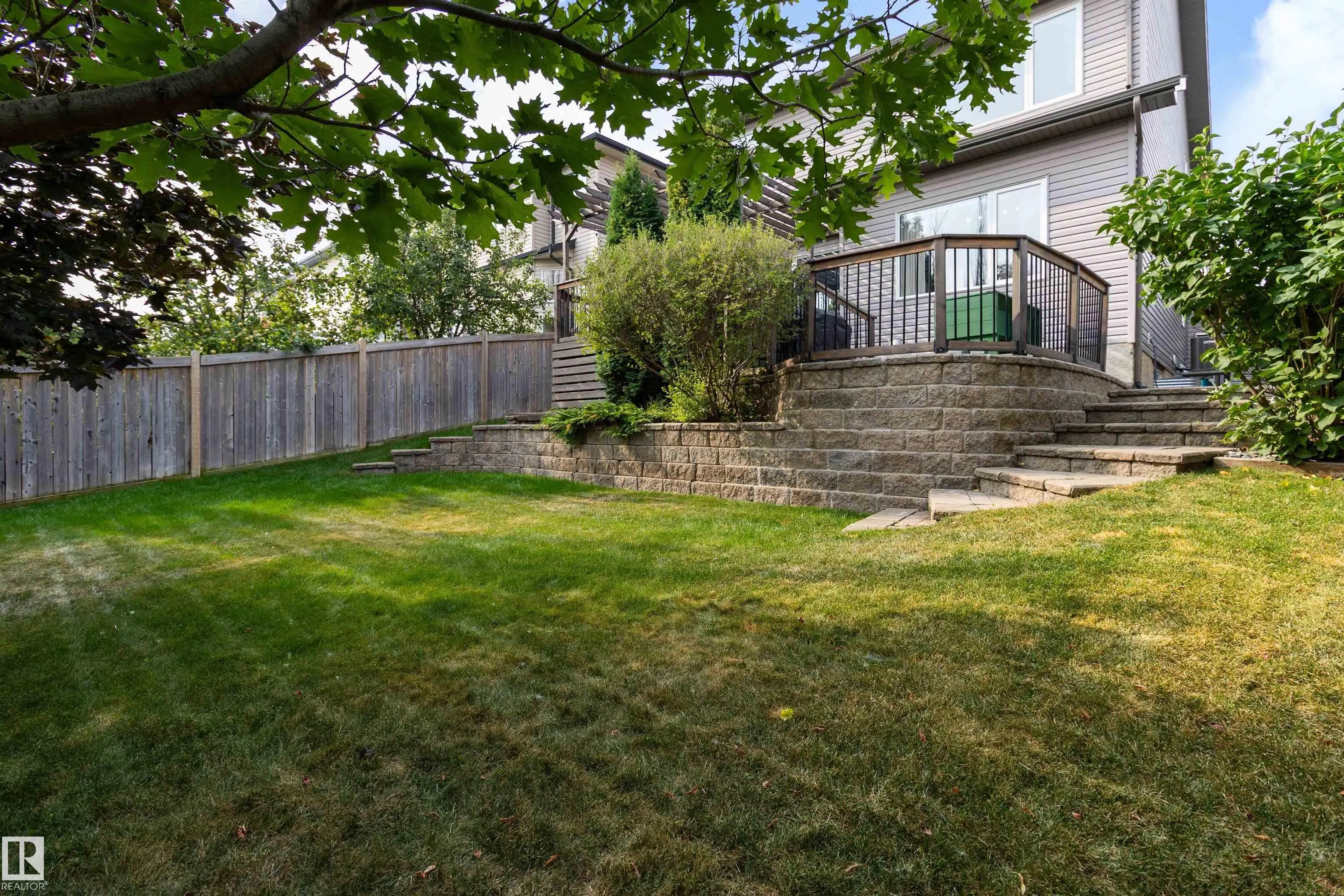90 CARLYLE Crescent