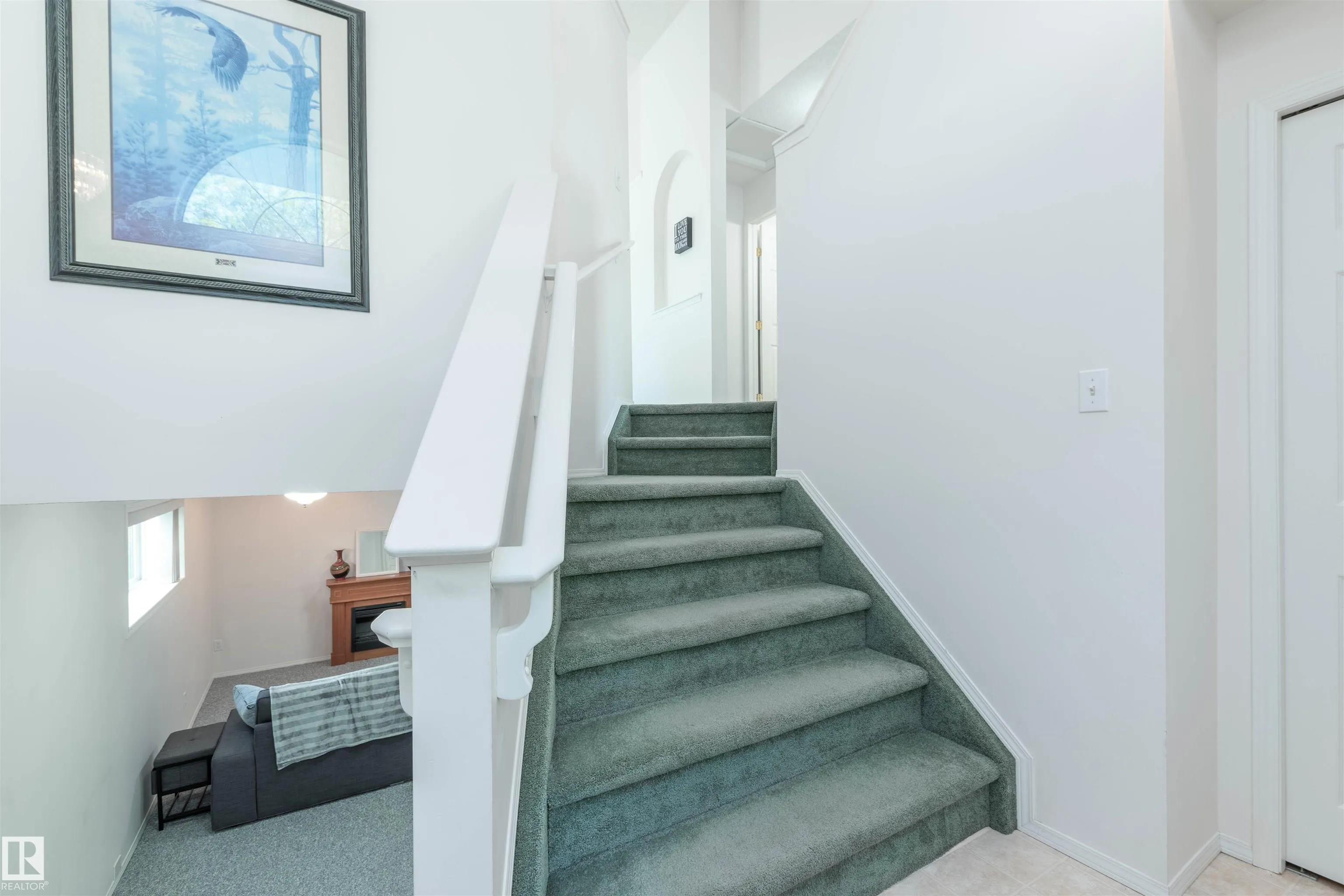 216 RAINBOW Crescent