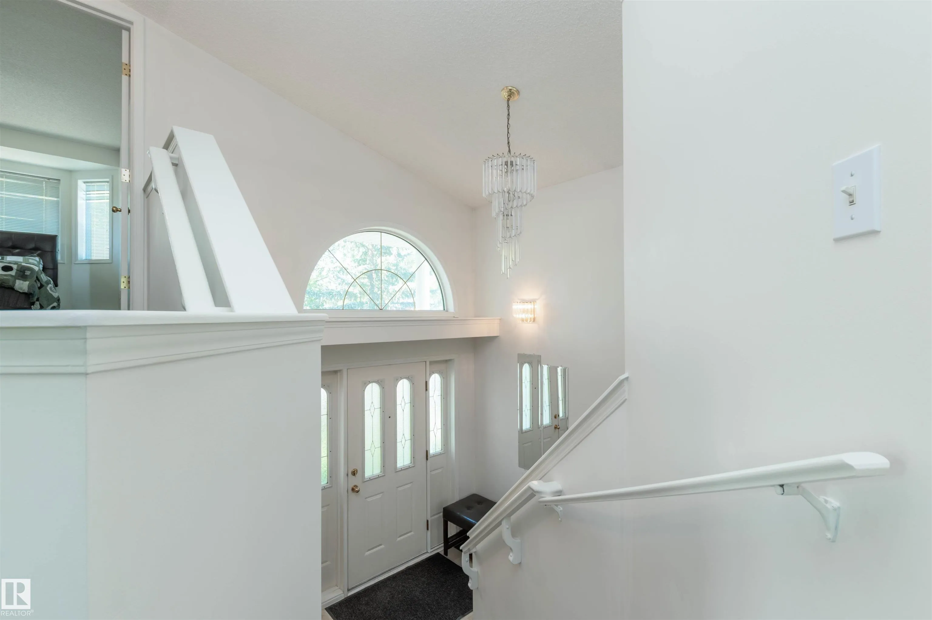 216 RAINBOW Crescent