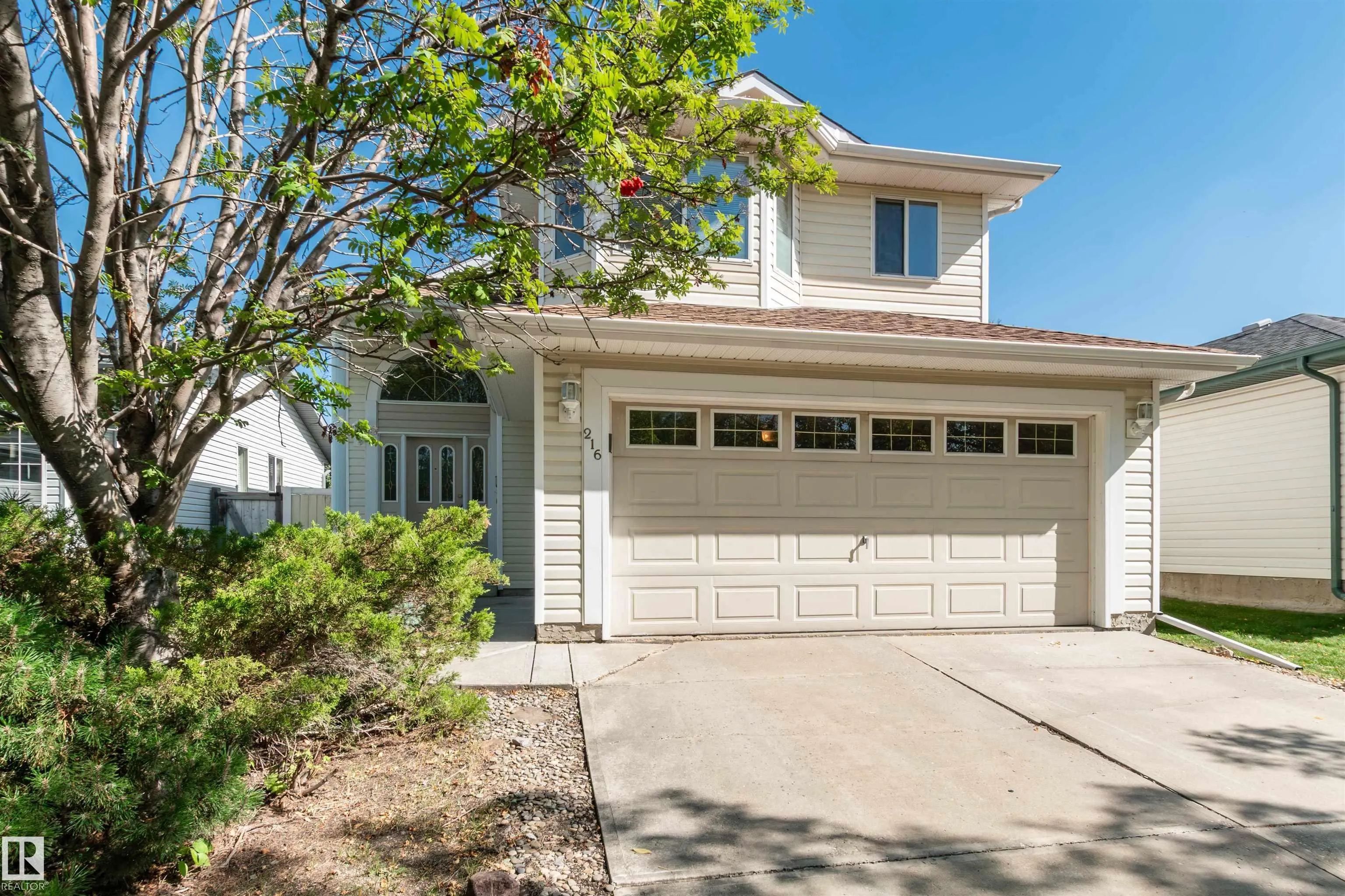 216 RAINBOW Crescent