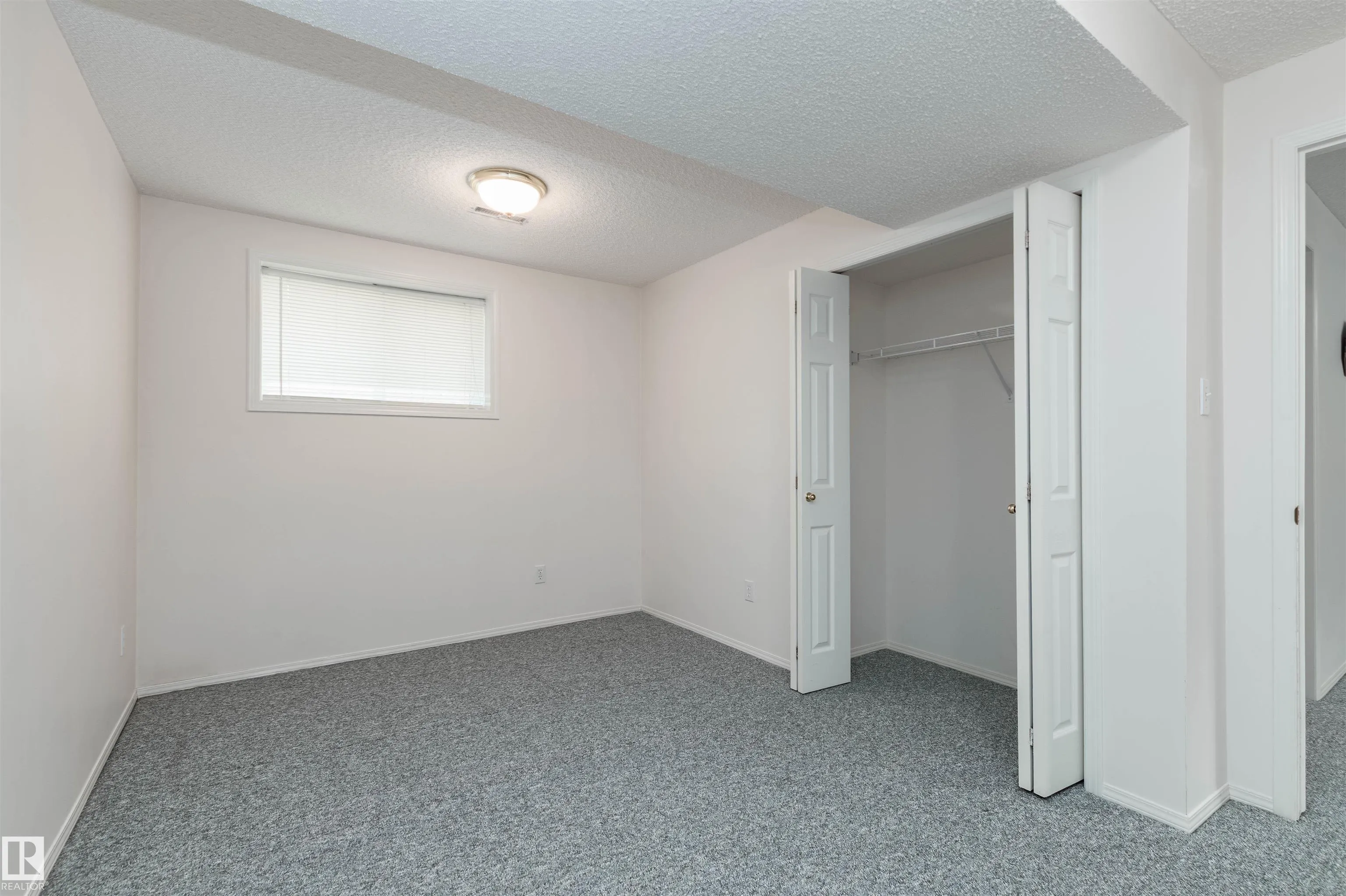 216 RAINBOW Crescent