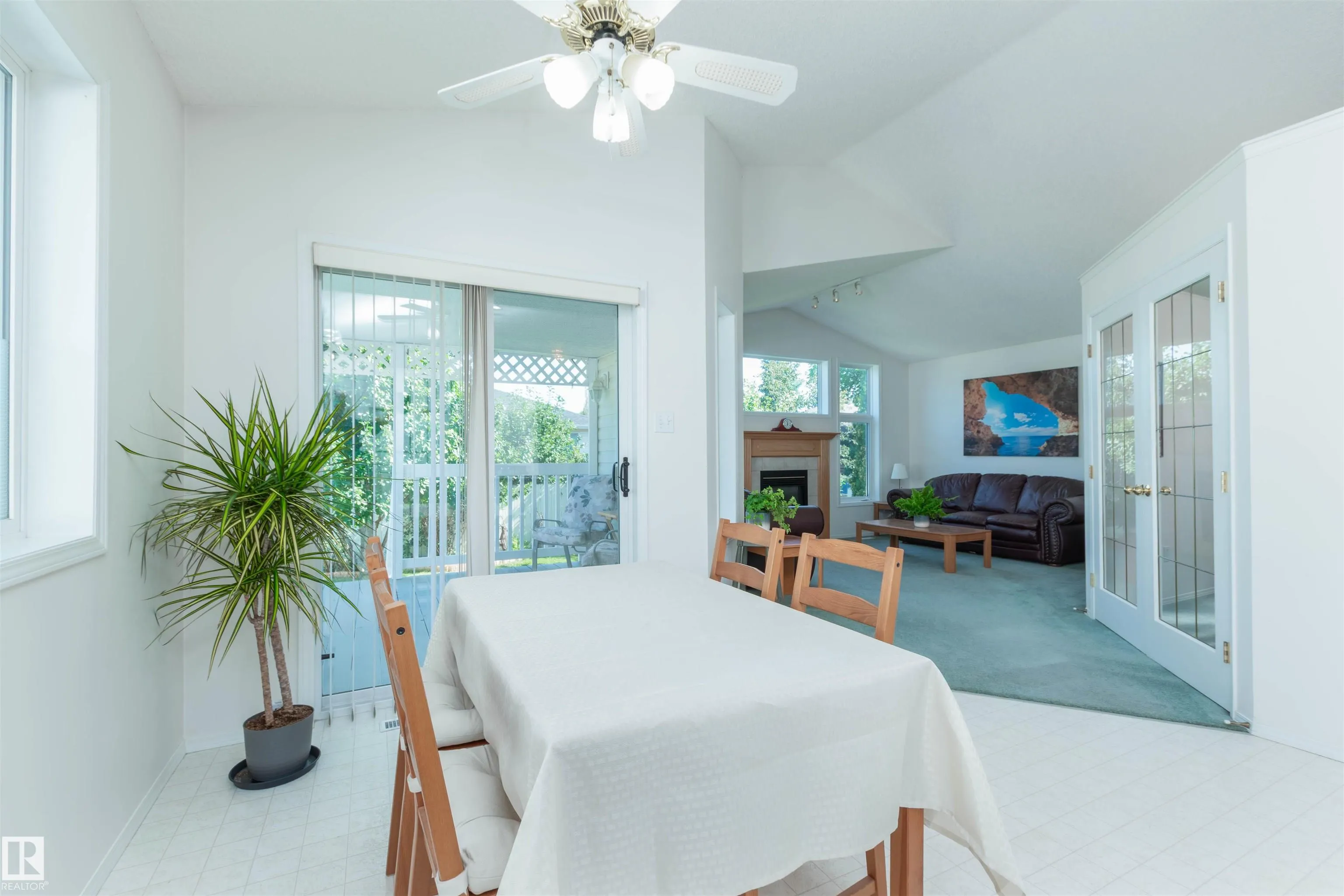 216 RAINBOW Crescent