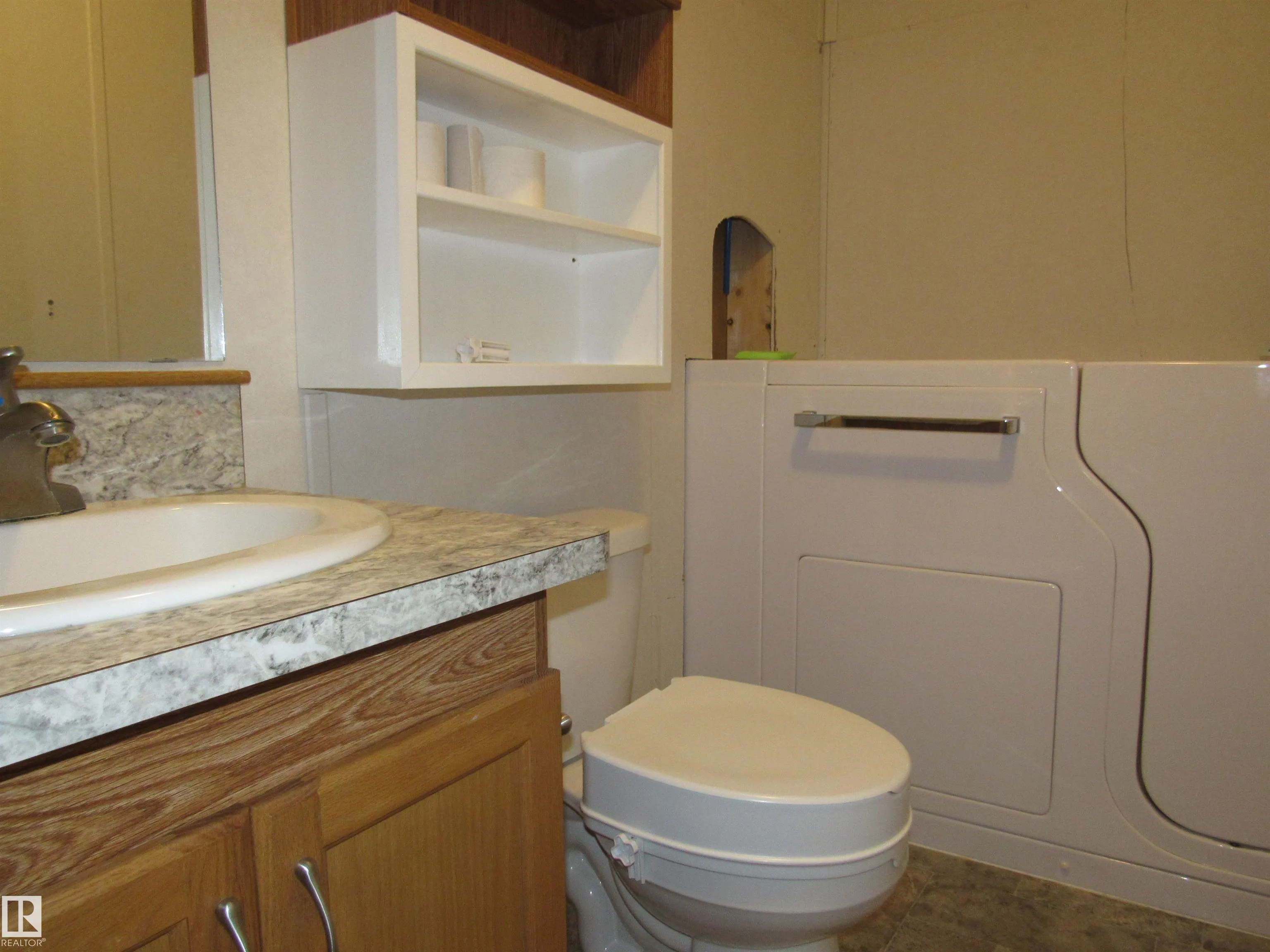 #3A 4515 50 Ave