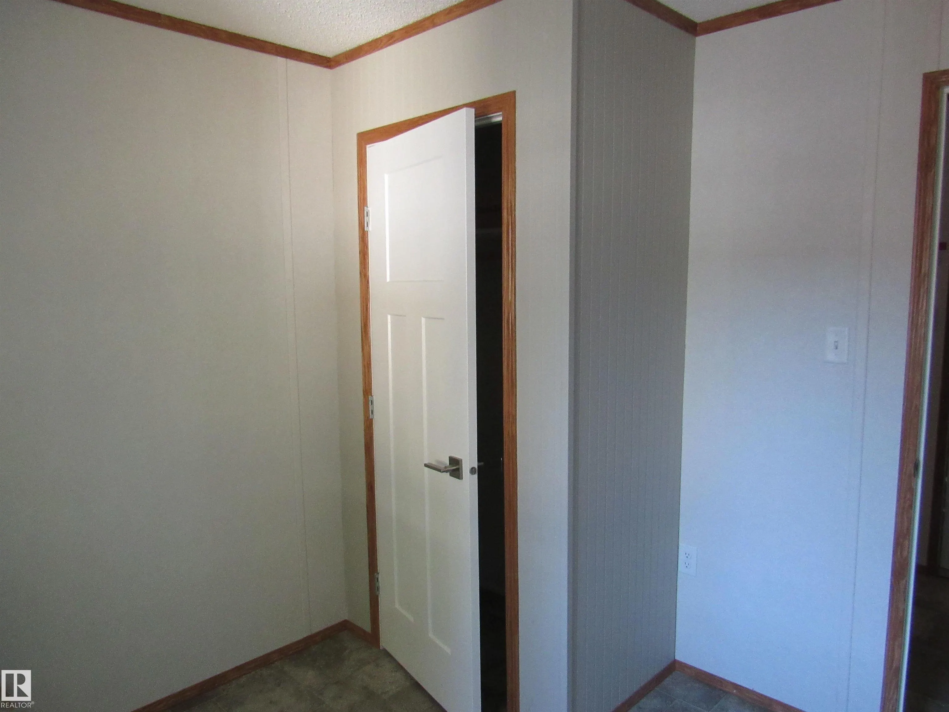 #3A 4515 50 Ave