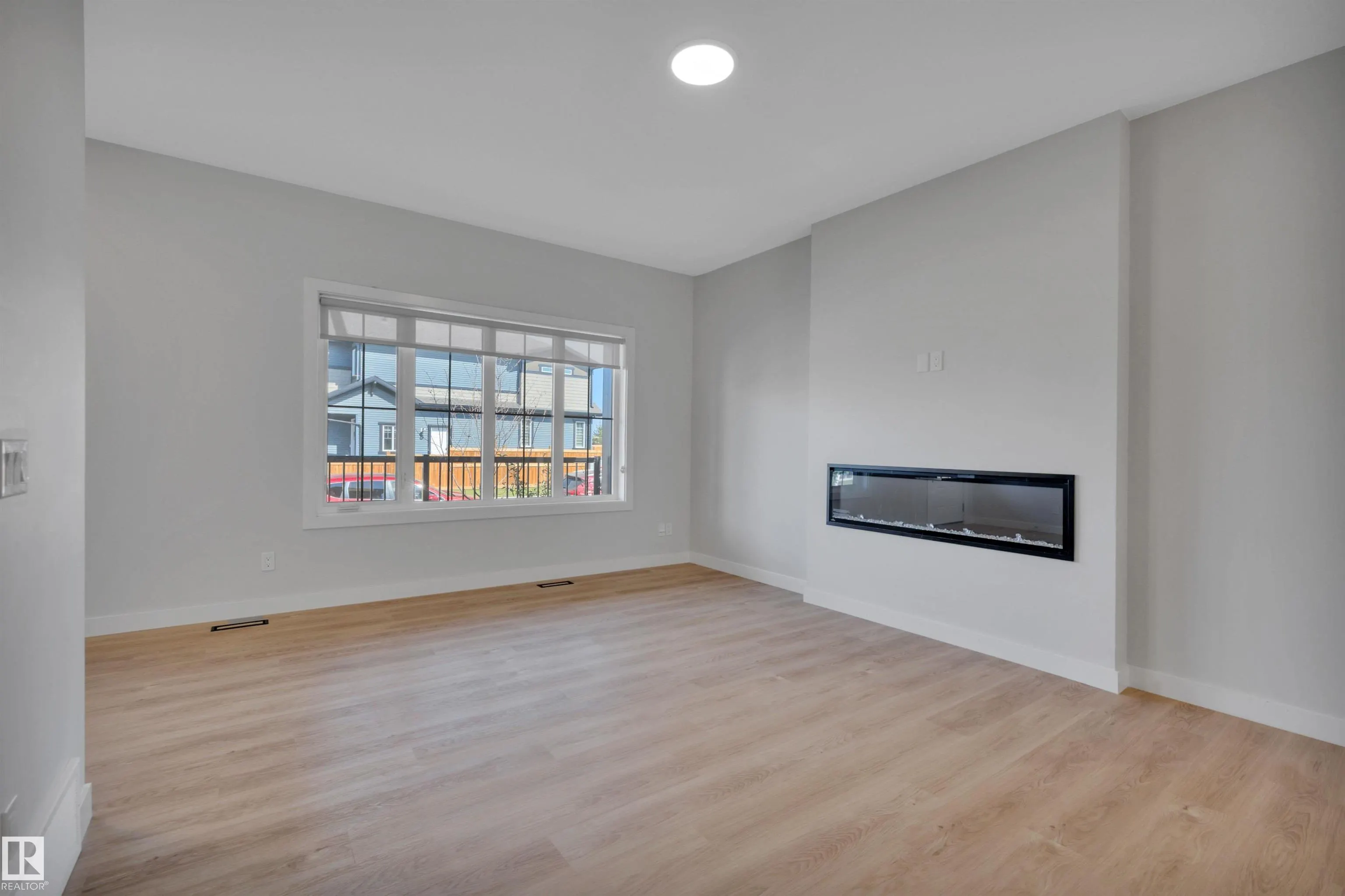4037 Hawthorn Link