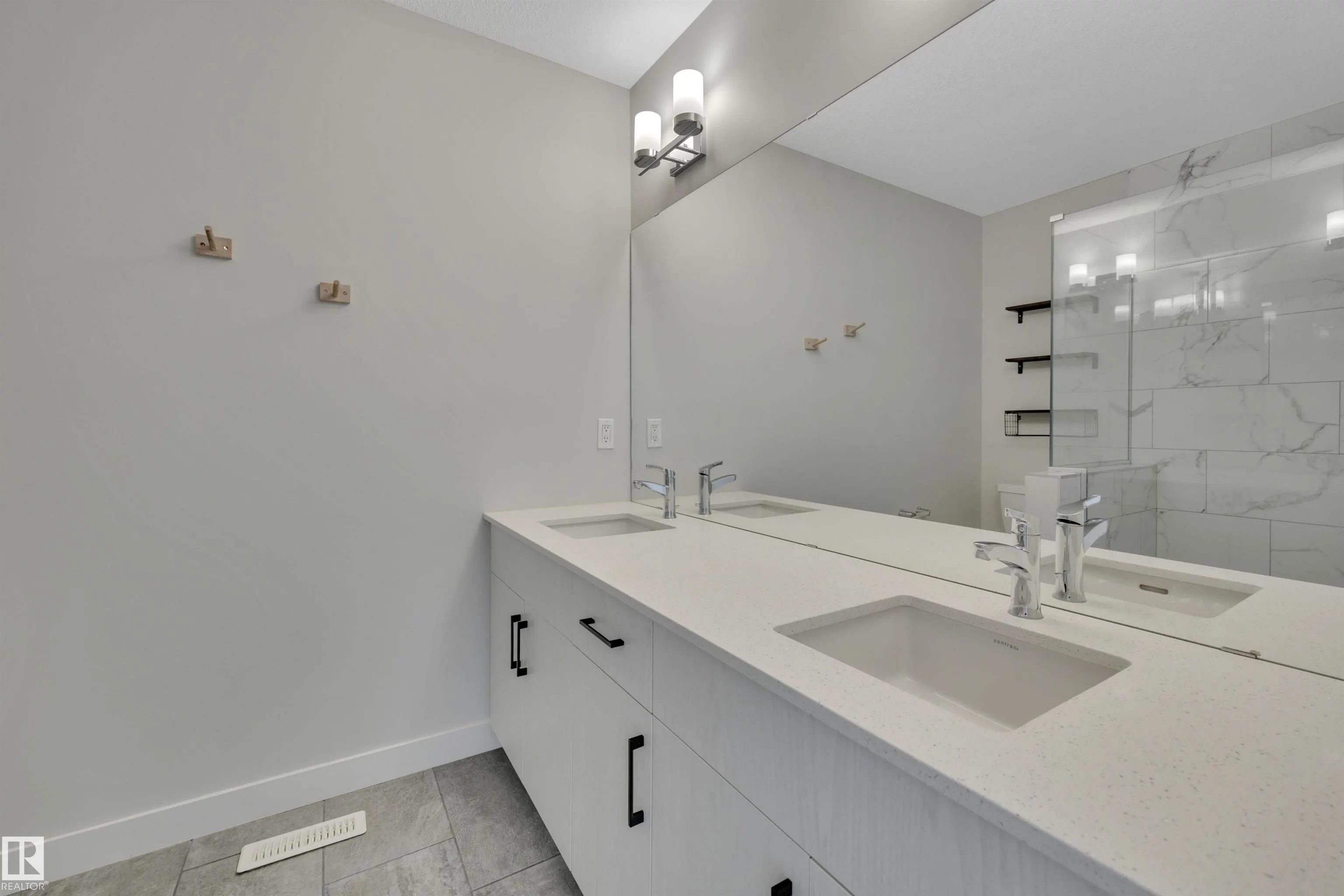 4037 Hawthorn Link